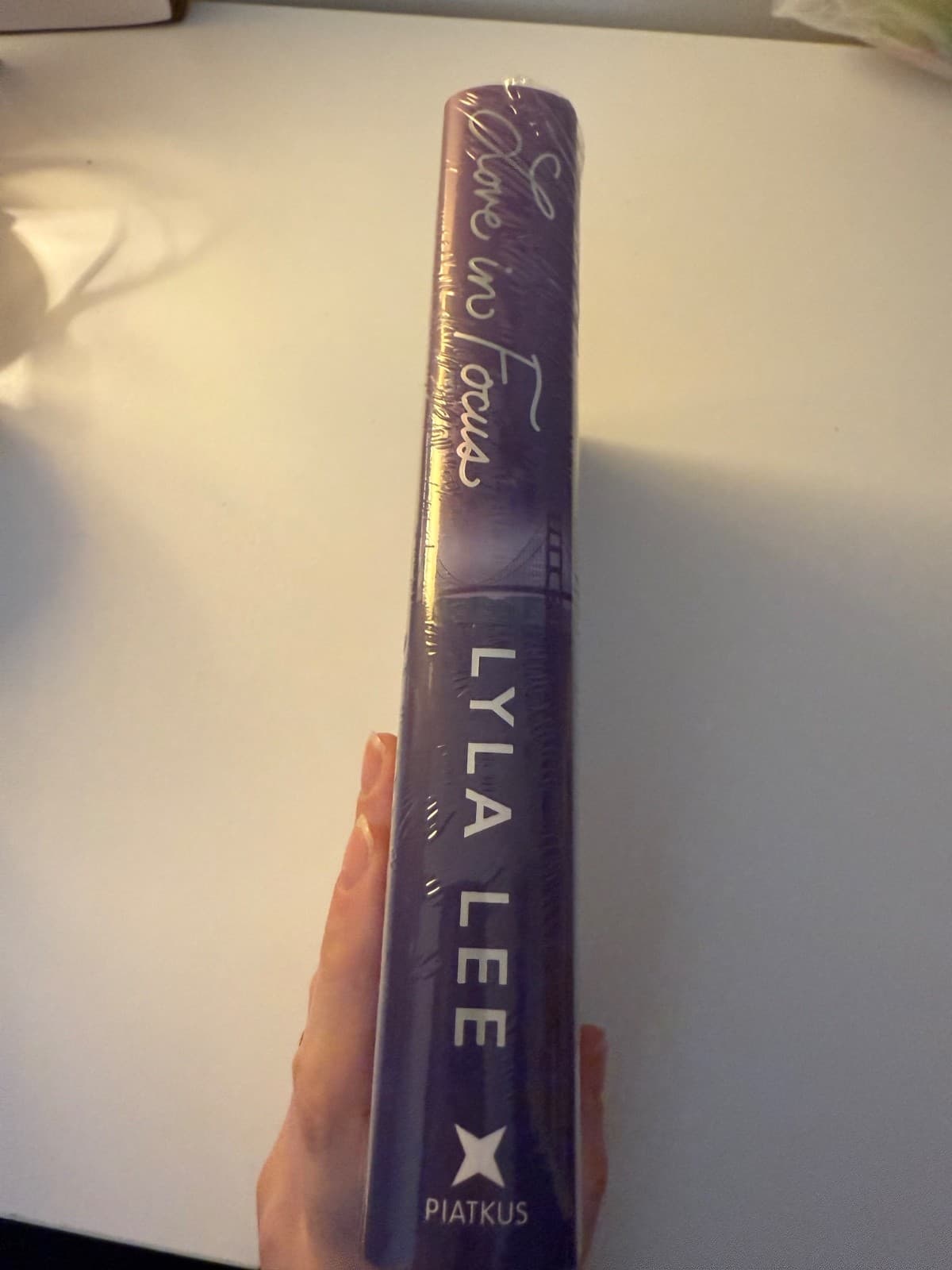 SIGNED Love in Focus by Lyla Lee ILLUMICRATE AFTERLIGHT EXCLUSIVE ~ Sealed - Thumbnail 5