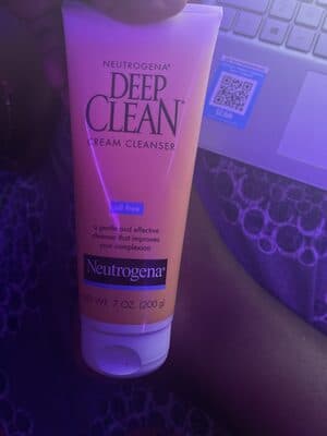 Neutrogena Deep Clean Oil-Free Daily Facial Cream Cleanser  7 Fl. Oz - Thumbnail 7