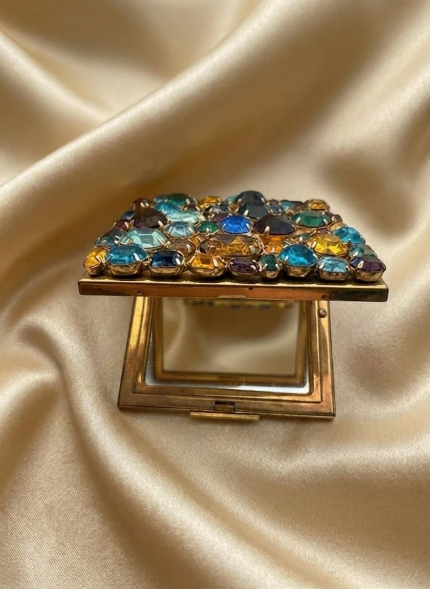 RARE VINTAGE AUTHENTIC ELGIN AMERICAN ENCRUSTED MULTI COLOR RHINESTONE