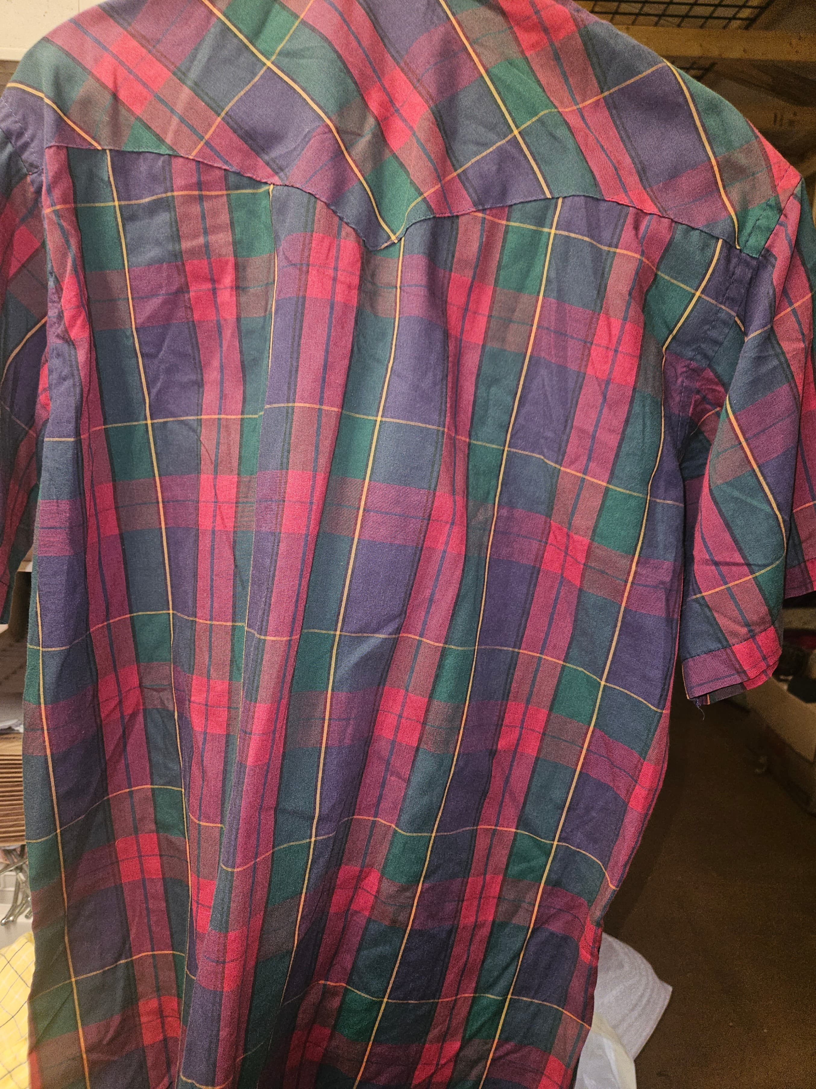 Plaid Short Sleeve Button-Up Shirt - Thumbnail 3