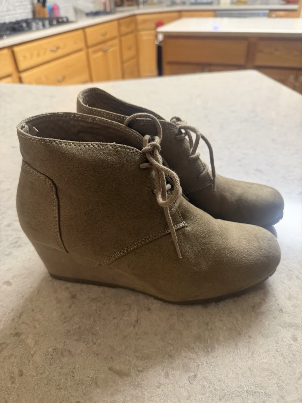 Faded Glory tan beige tie wedge bootie shoe boot Womens size 9 - Thumbnail 2