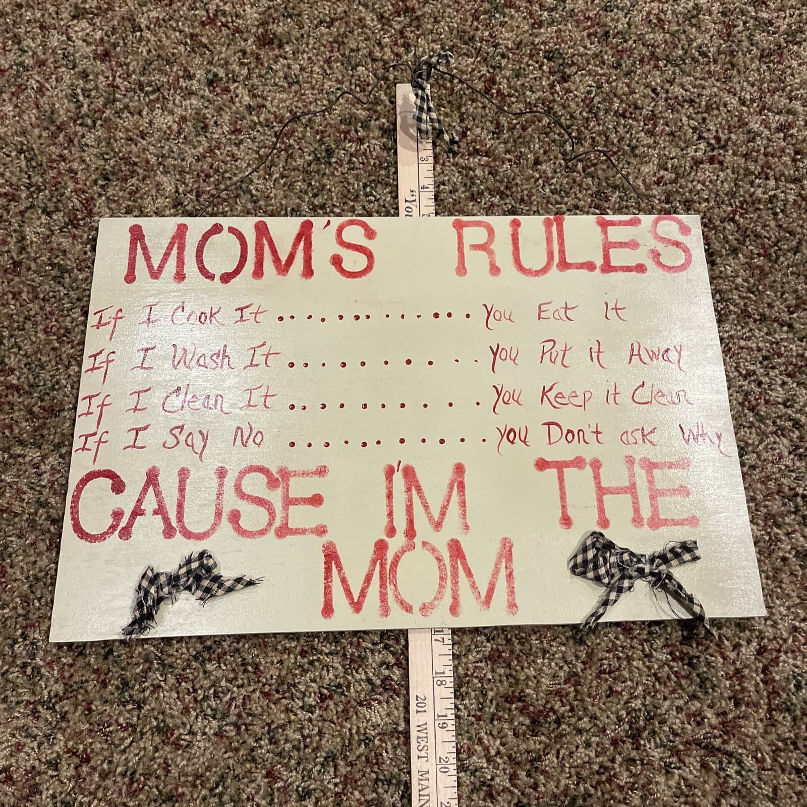 Mom’s Rules wall hanging - Thumbnail 3