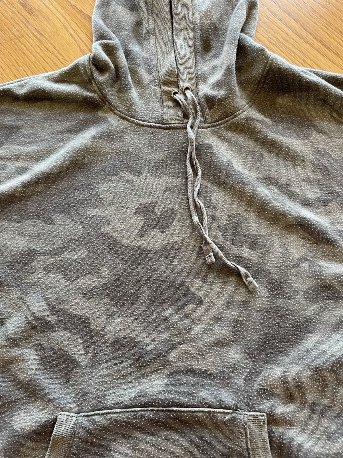 Jane and Delancey Camouflage green long hooded sweatshirt Large - Thumbnail 2