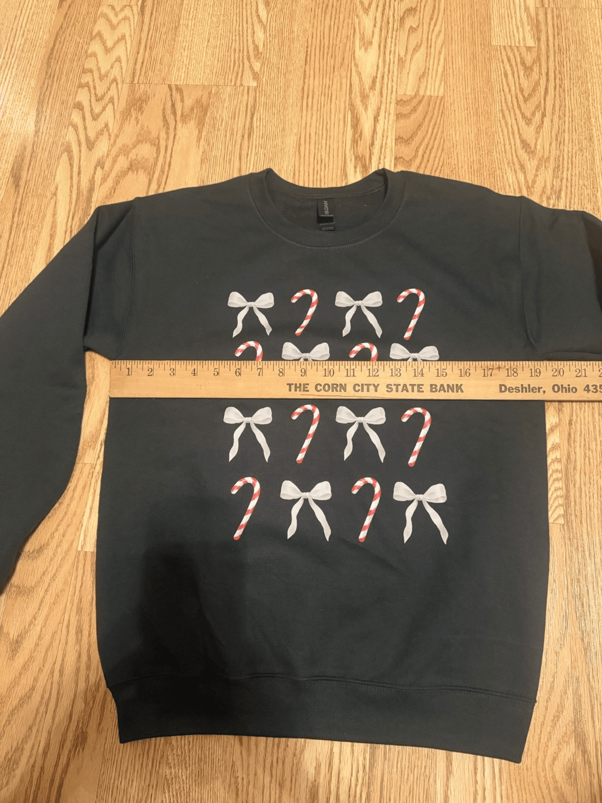 Christmas candy cane bow crew neck sweatshirt Gilden womens small dark green-NEW - Thumbnail 5