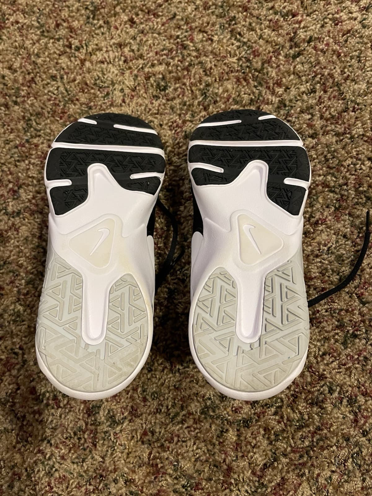 Size 9 Womens - Nike Legend Essential 2 Black White - Thumbnail 3