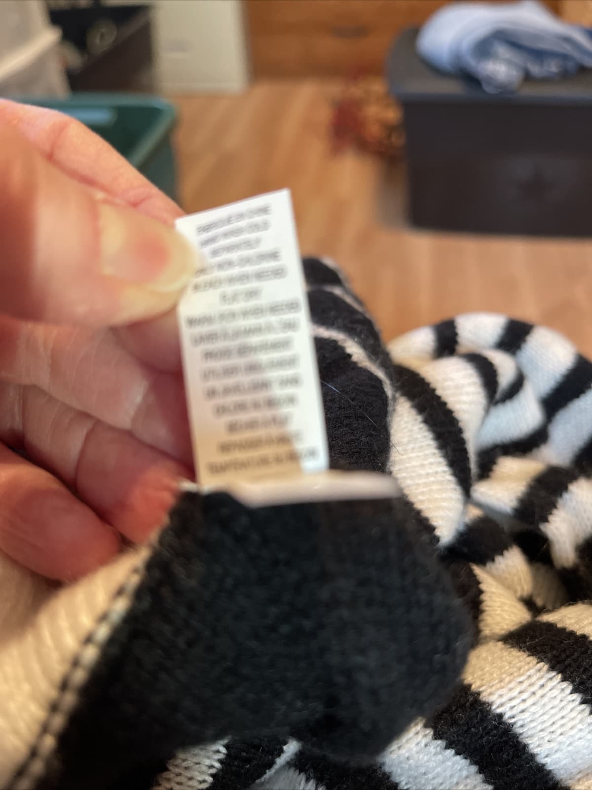 Infinity scarf black white stripe warm - Thumbnail 5