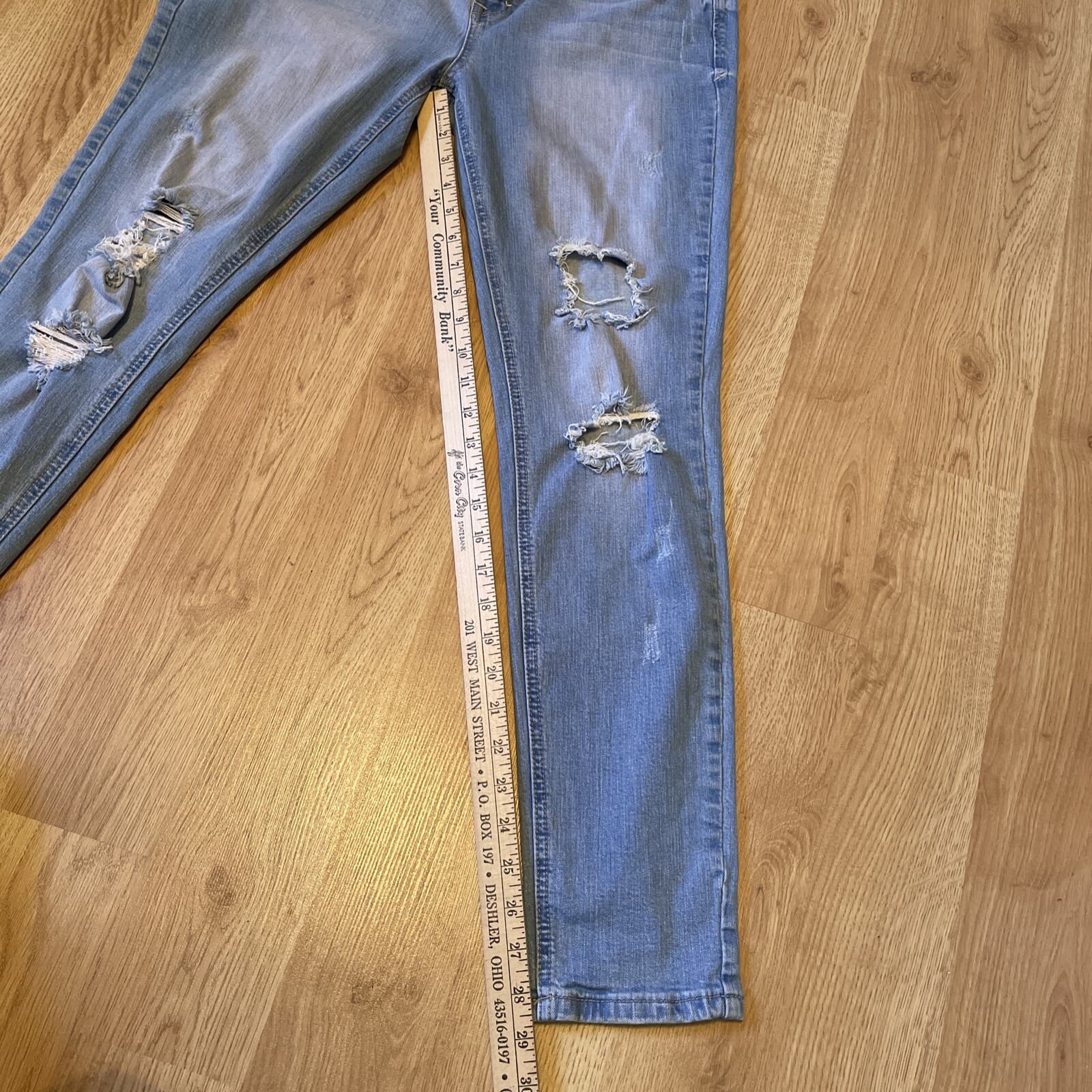 kenzie knockout skinny mid rise destructed jeans 10/30 - Thumbnail 9