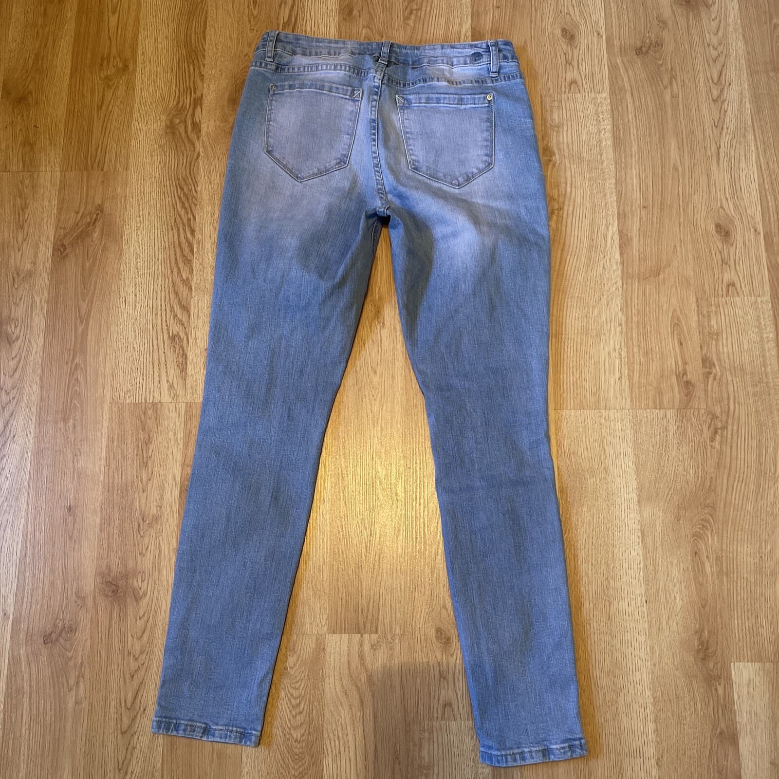 kenzie knockout skinny mid rise destructed jeans 10/30 - Thumbnail 2