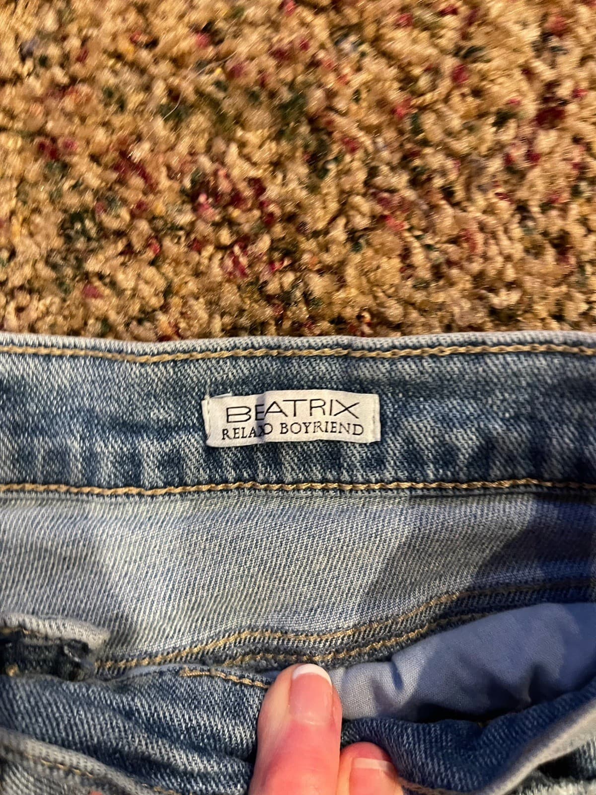 Sofia Jeans by Sofia Vergara Light Wash Beatrix Relaxed Boyfriend Size 10 - Thumbnail 4