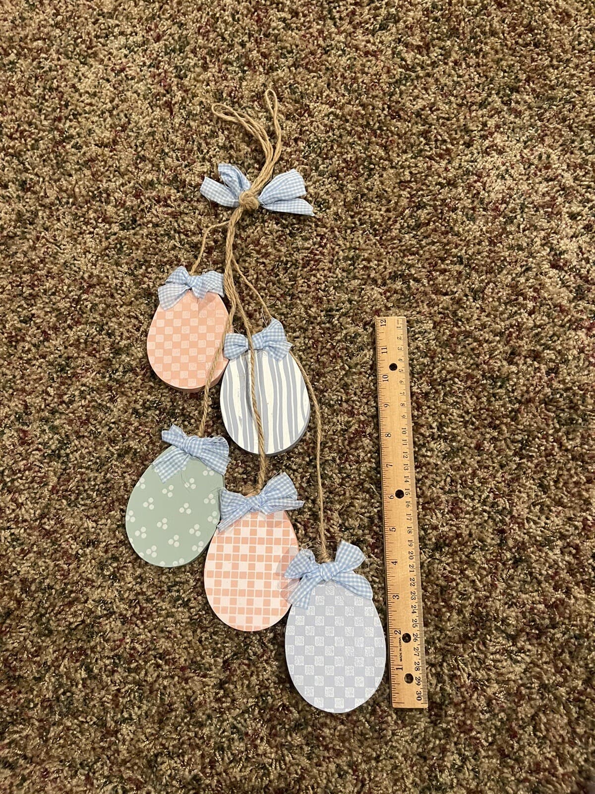 Easter egg painted wood eggs on twine - Thumbnail 3
