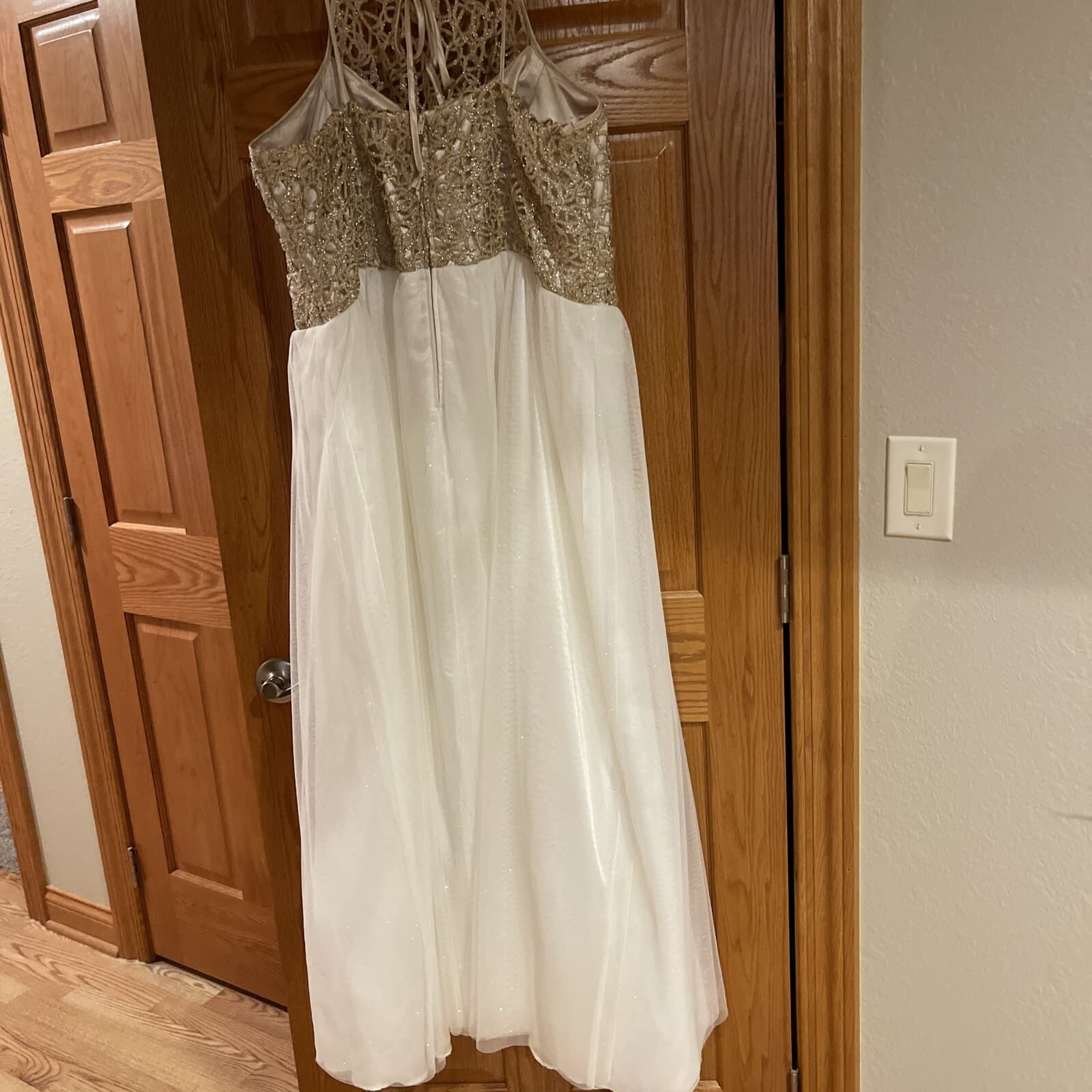 B. Darlin Prom Special Occassion Dress Gold Cream 20/21 - Thumbnail 4