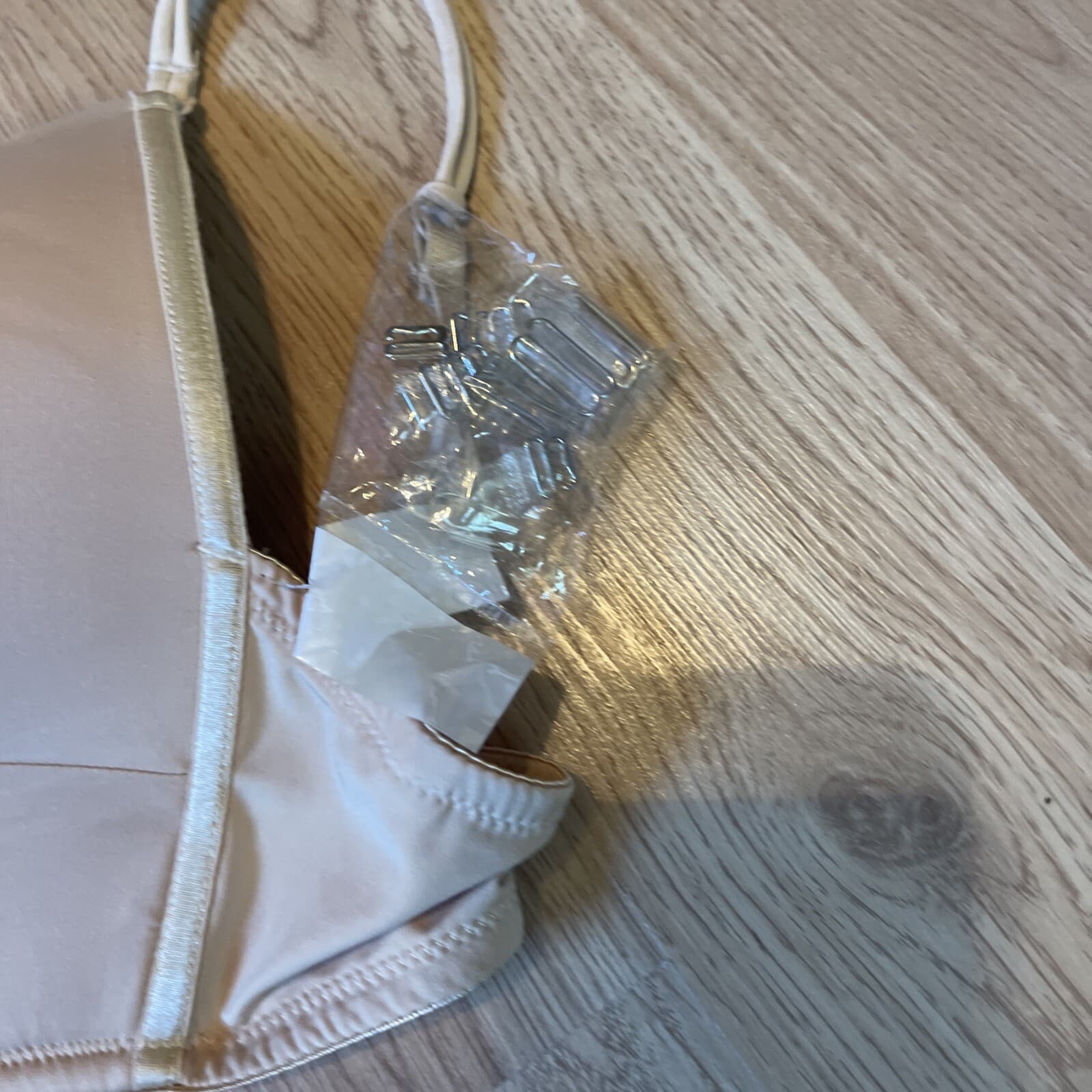 Vogue’s Secret Nude bra deep cut Padded Push-up 38D New - Thumbnail 2