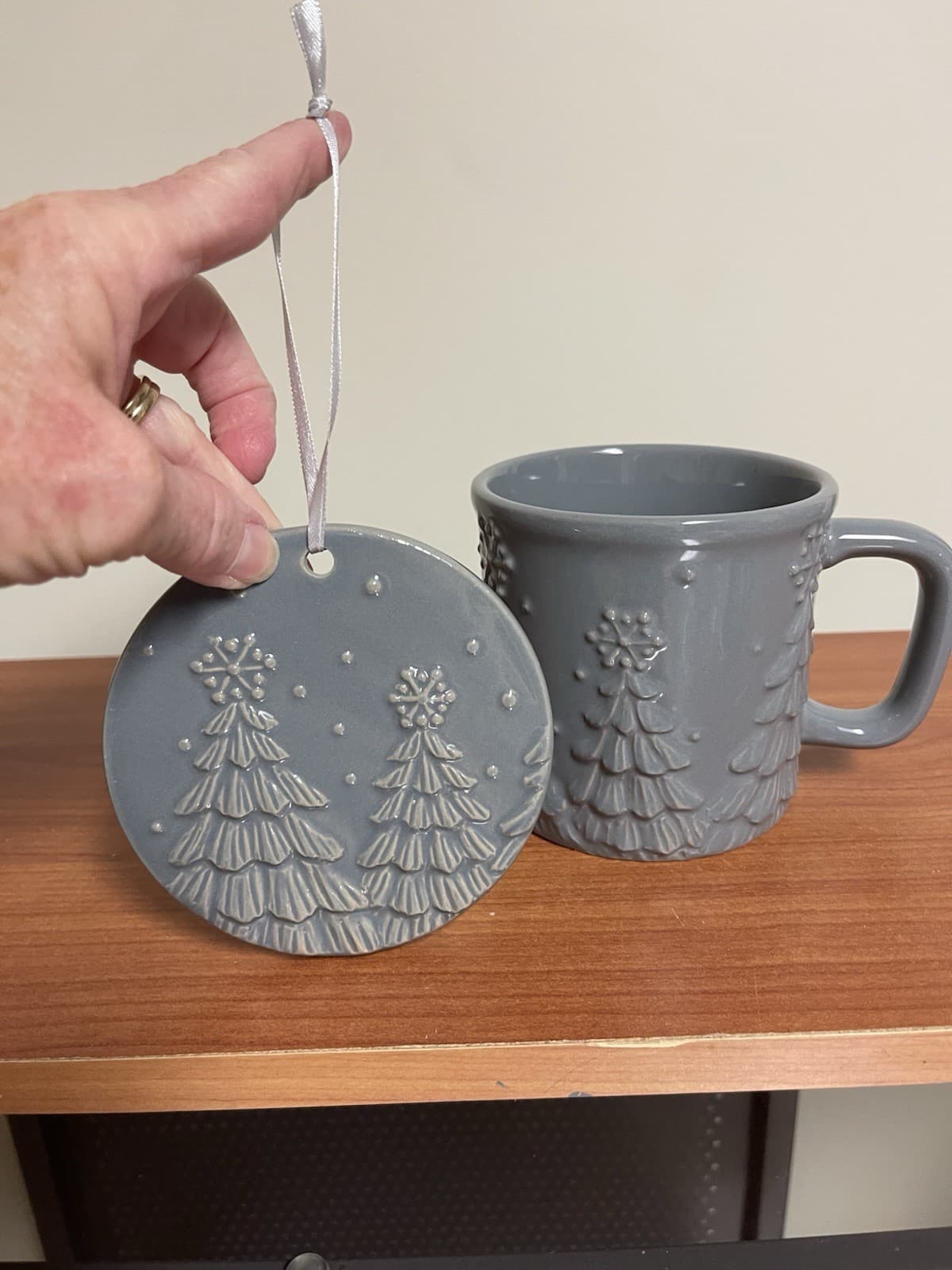Temp-tations By Tara Gray 16 Oz 3d Holiday Tree Mug With Lid/Coaster/Ornament - Thumbnail 2