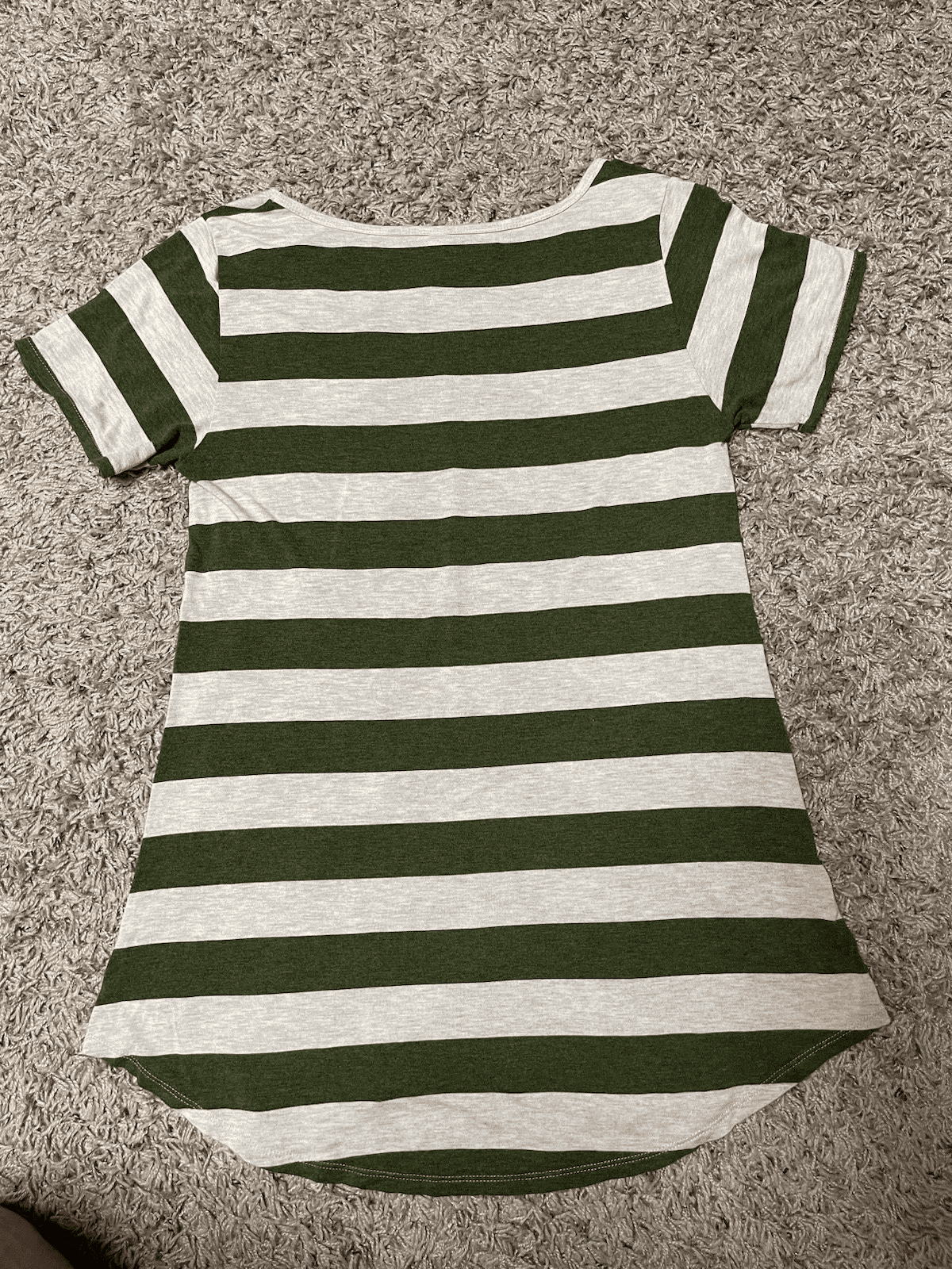LulaRoe olive green ivory striped short sleeve long round neck shirt XS (Med) - Thumbnail 6