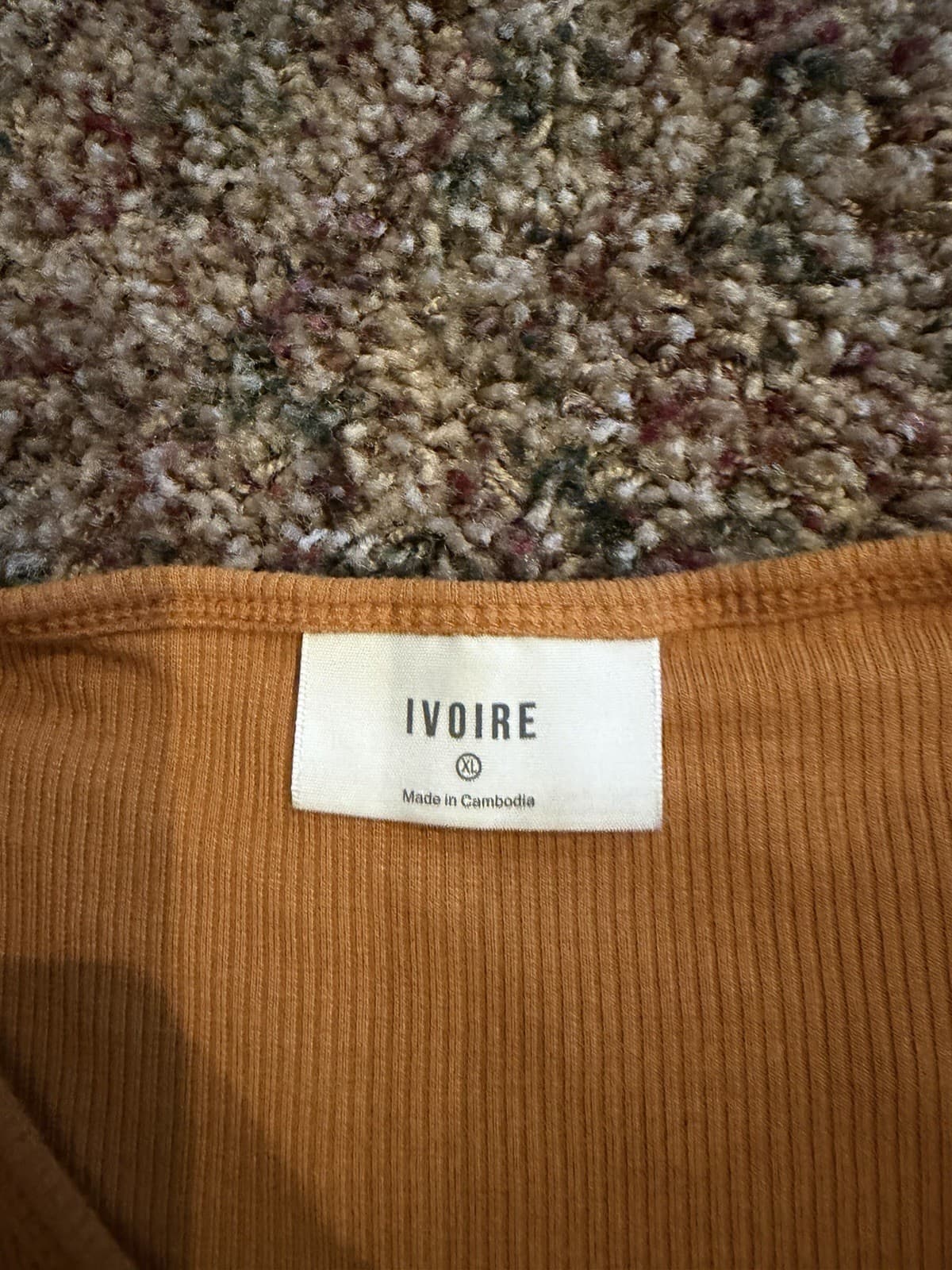 Ivoire roll tab 3/4 sleeve Cropped button mustard yellow Tie Waist Vneck XL - Thumbnail 2