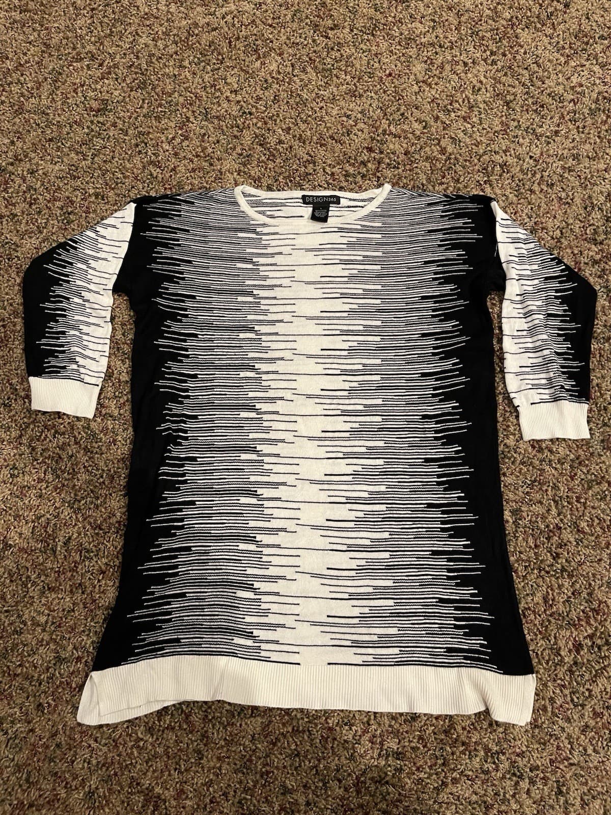 Design365 Geometric pattern 3/4 sleeve long tunic sweater Large