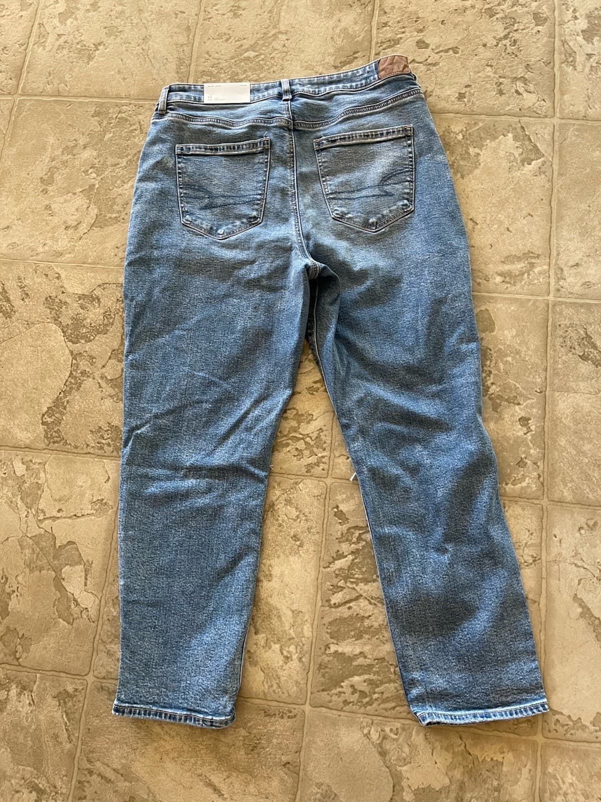 American Eagle Strigid Med Blue Distressed Destructed Mom Jeans 14 Short NWT - Thumbnail 5