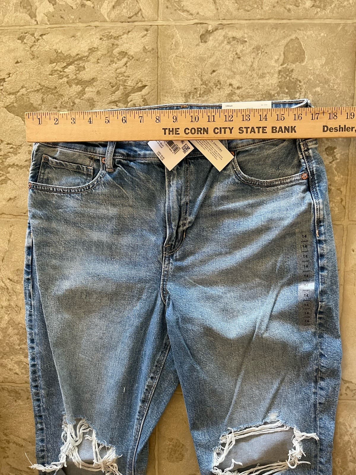 American Eagle Strigid Med Blue Distressed Destructed Mom Jeans 14 Short NWT - Thumbnail 9