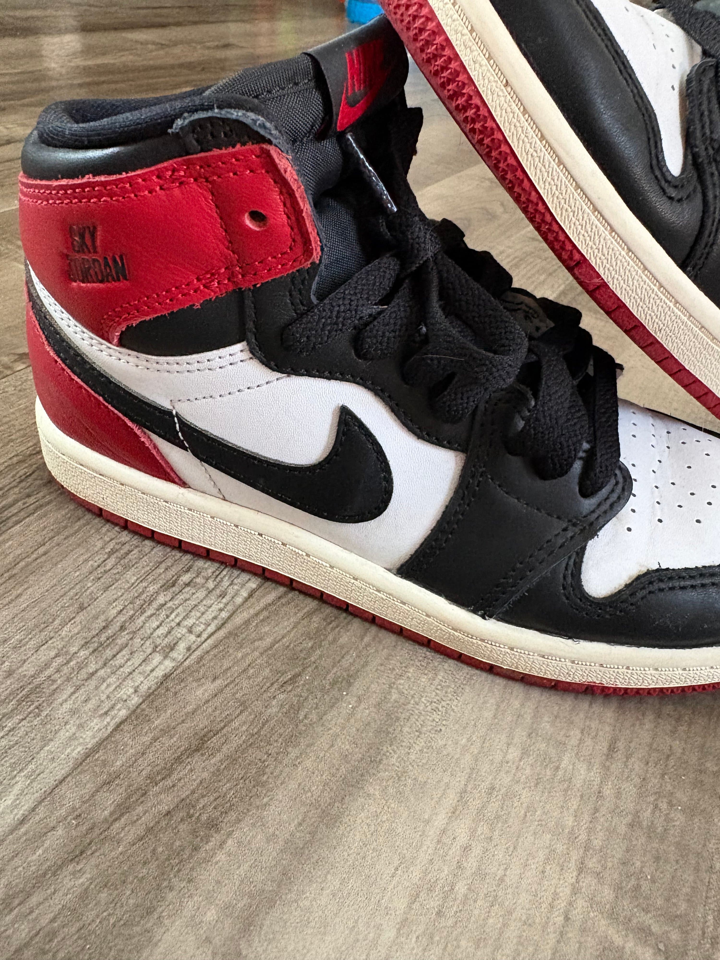 Jordan 1 OG - Thumbnail 2
