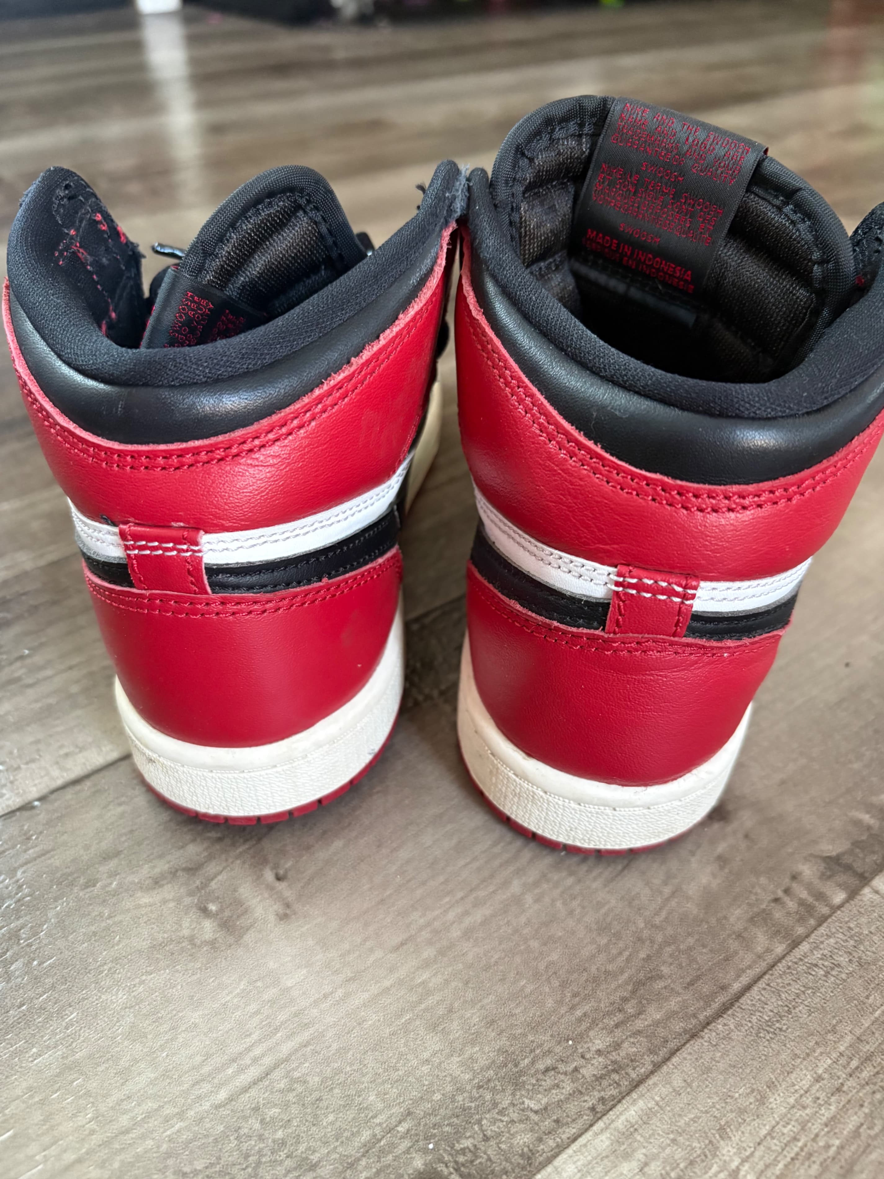 Jordan 1 OG - Thumbnail 4