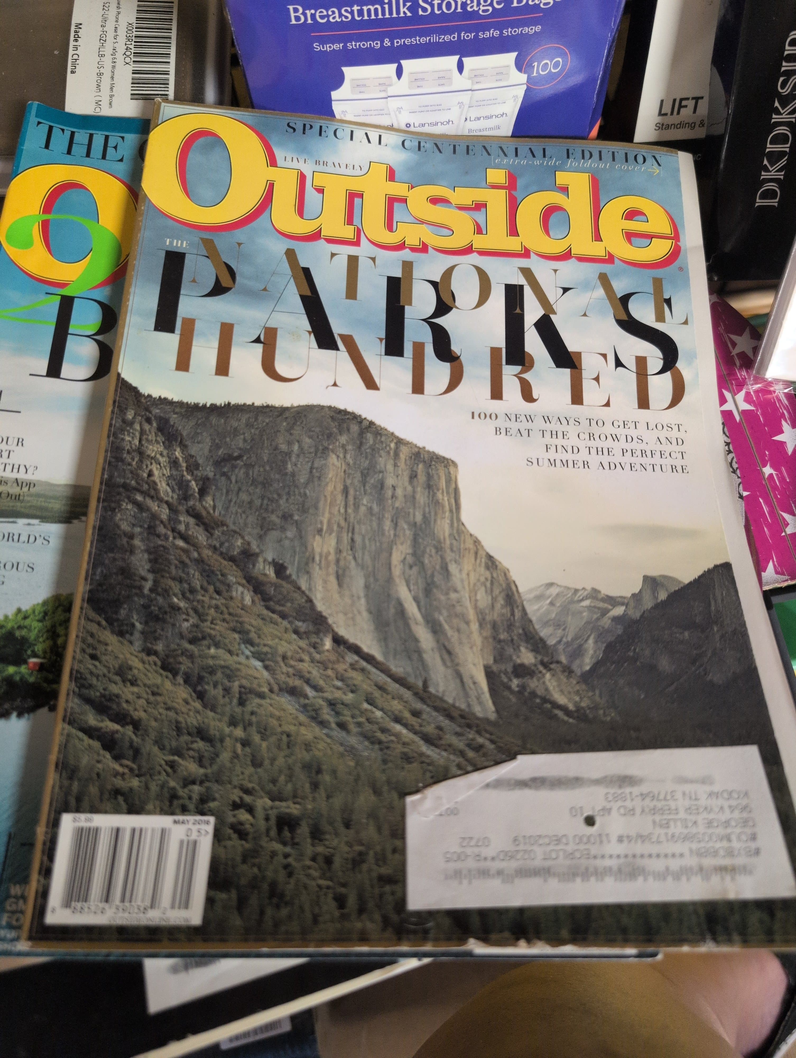 Outside Magazine Lot of 3 Issues 2016-2019 - Thumbnail 2