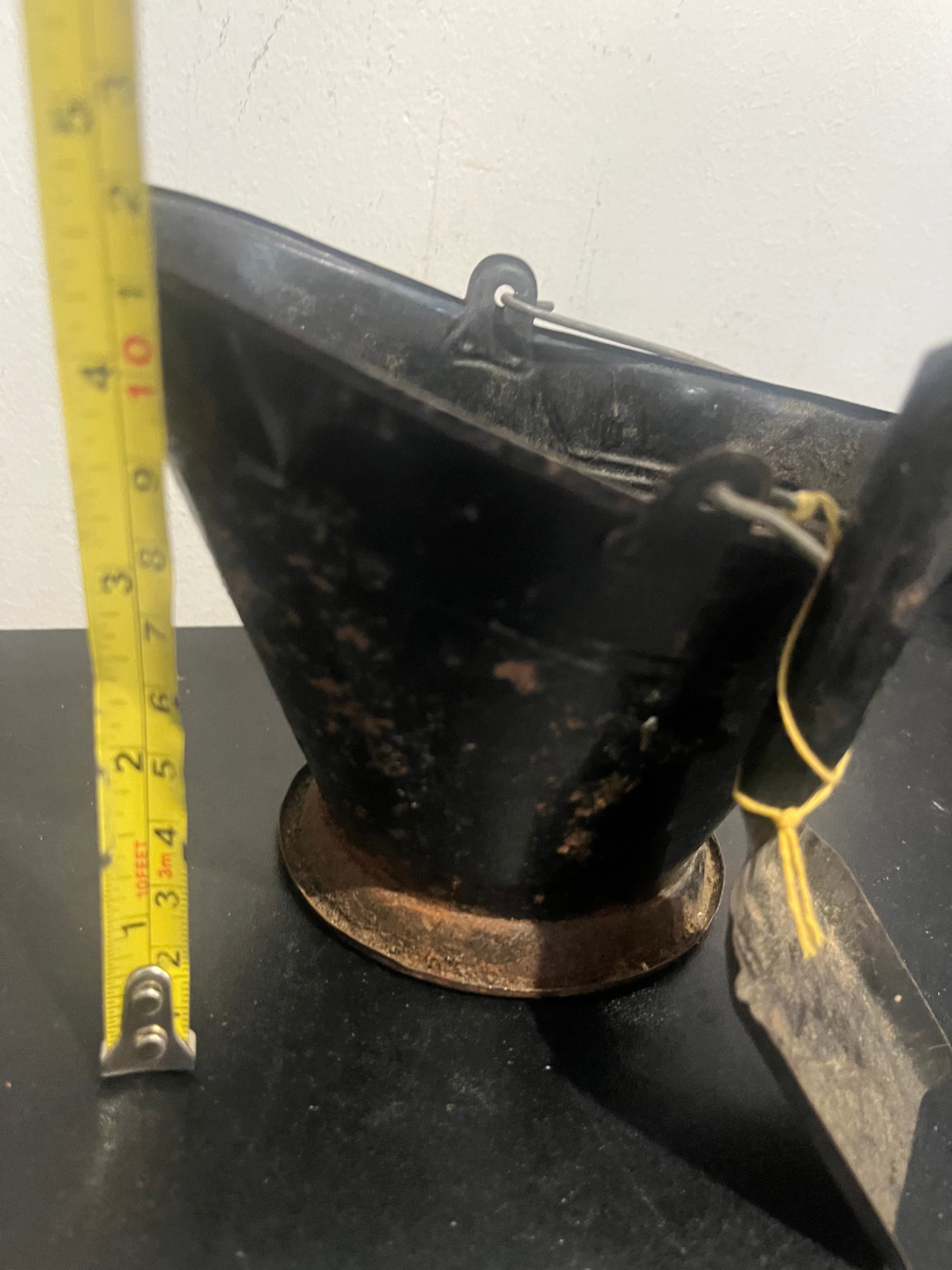 Small Coal Scuttle with Shovel - Regular