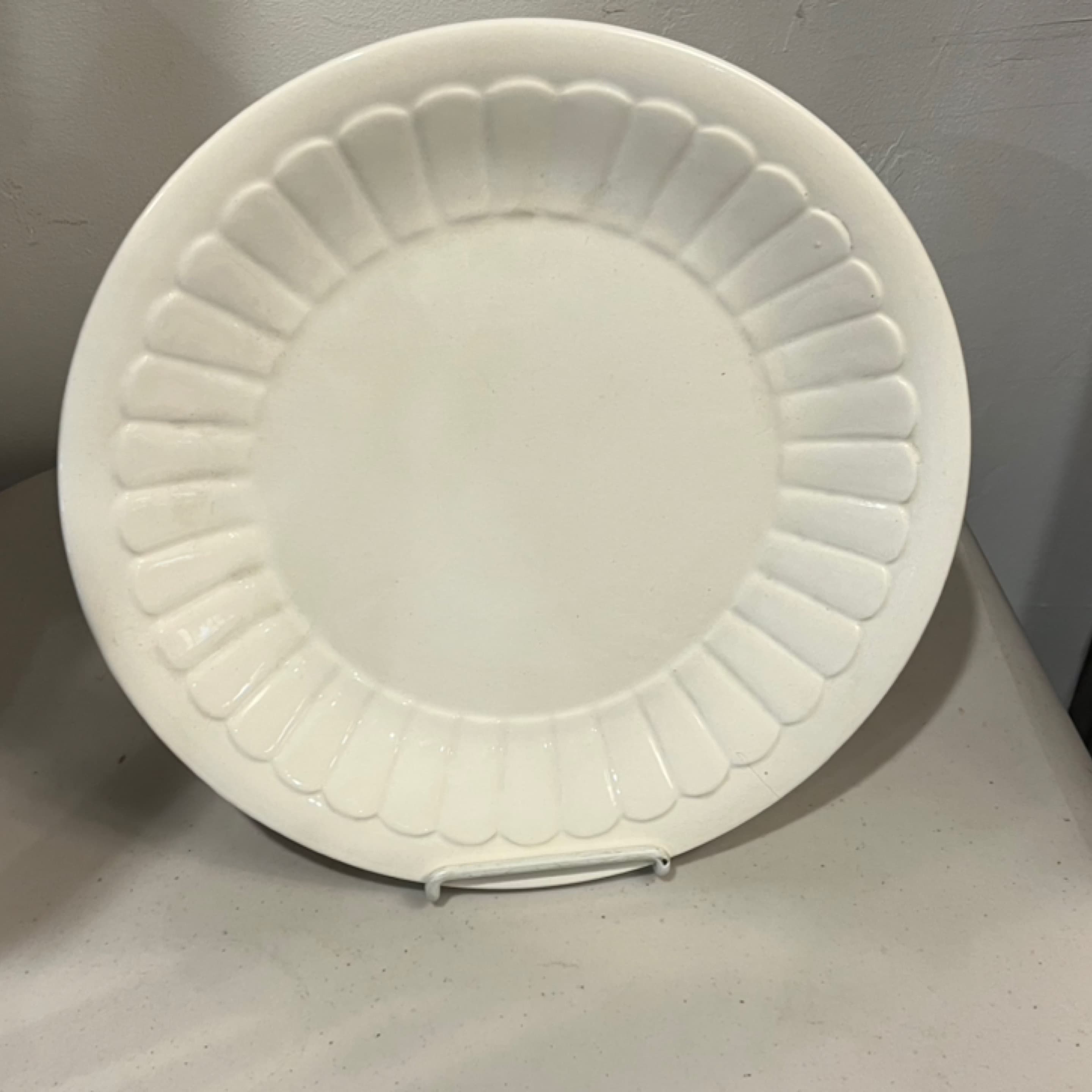 White Ridged Plate - Regular
