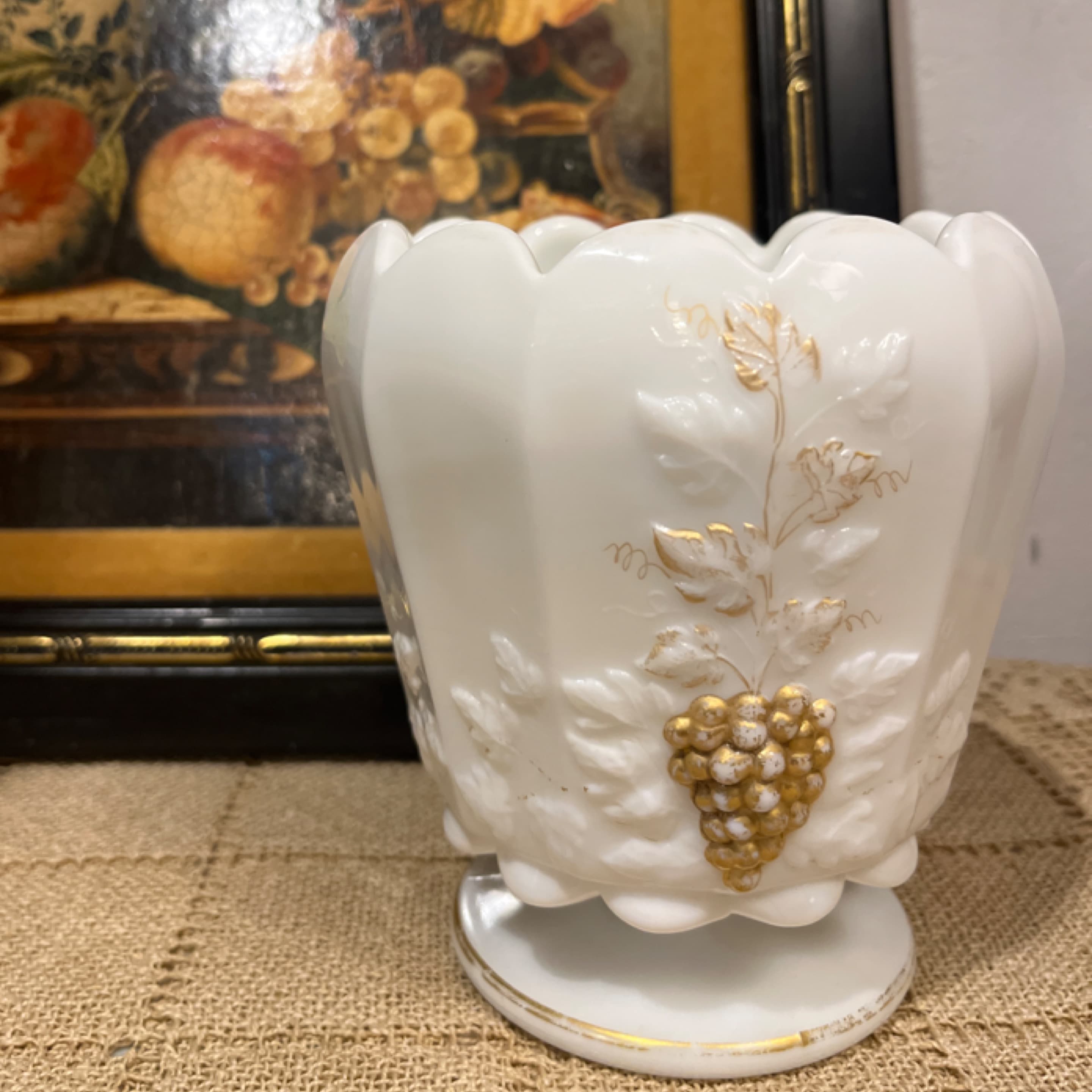 Milkglass Vase - Regular