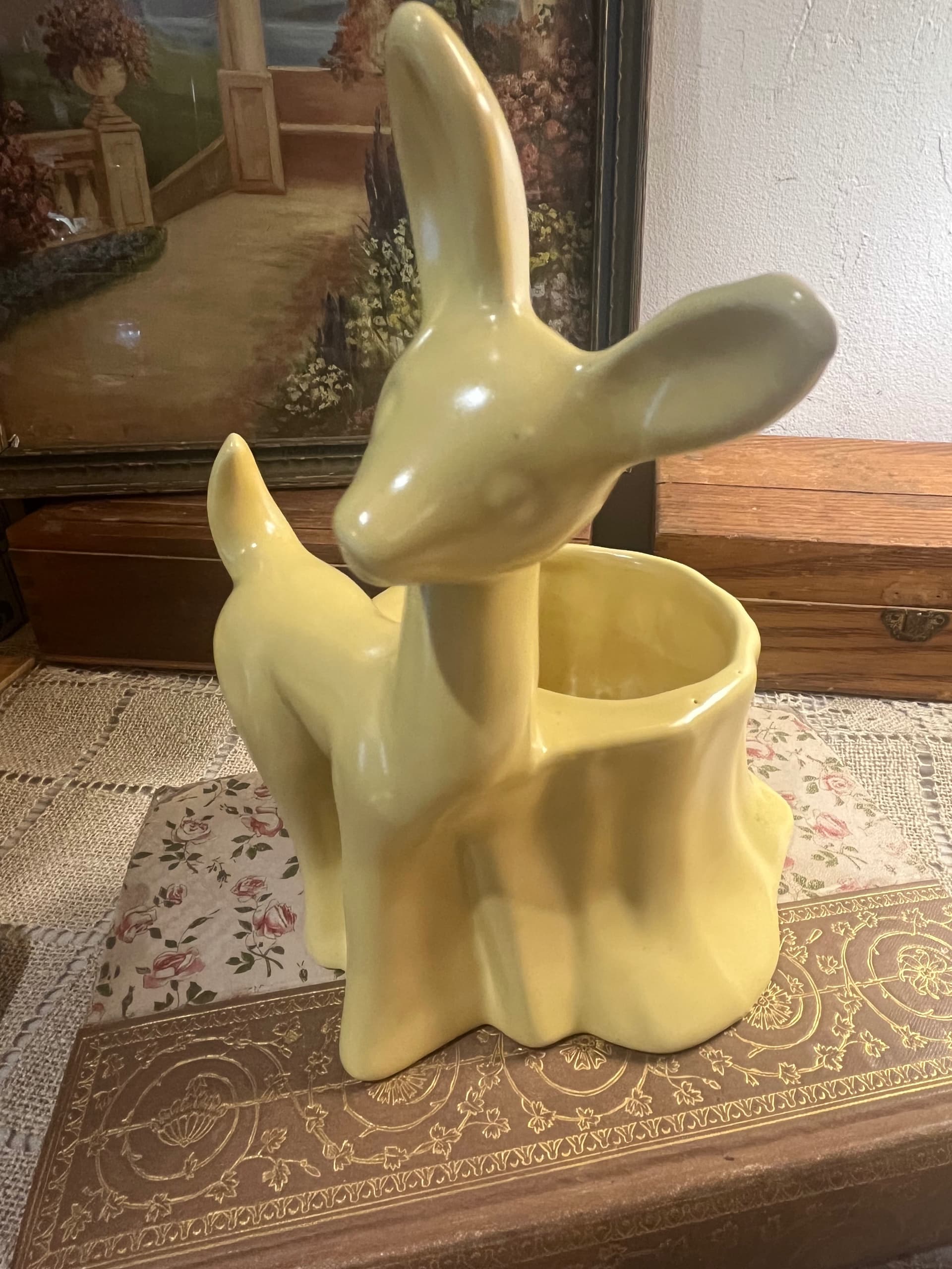 Haeger Yellow Fawn Planter [1239] - Regular