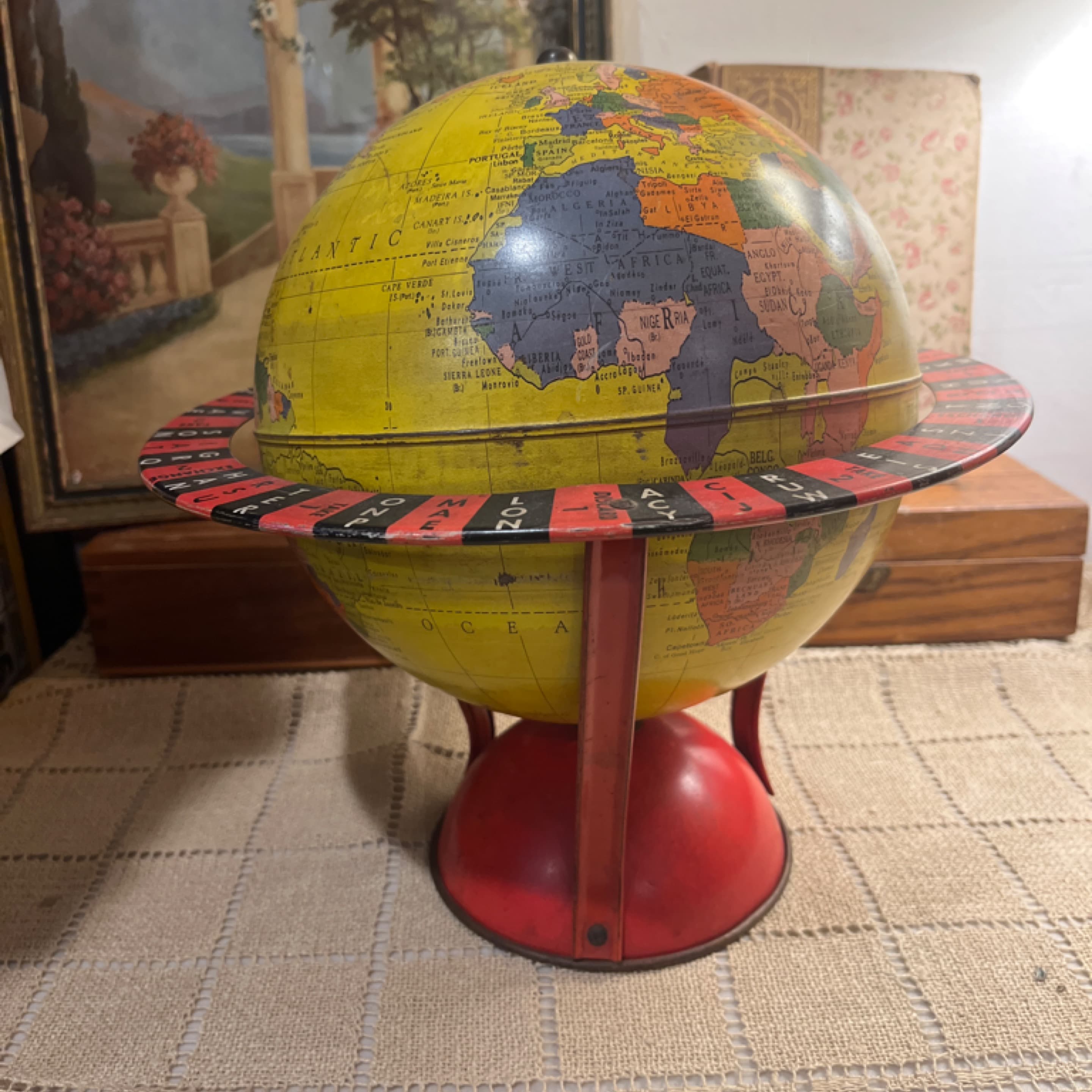 Vintage Tin Globe with Roulette-Style Ring - Regular