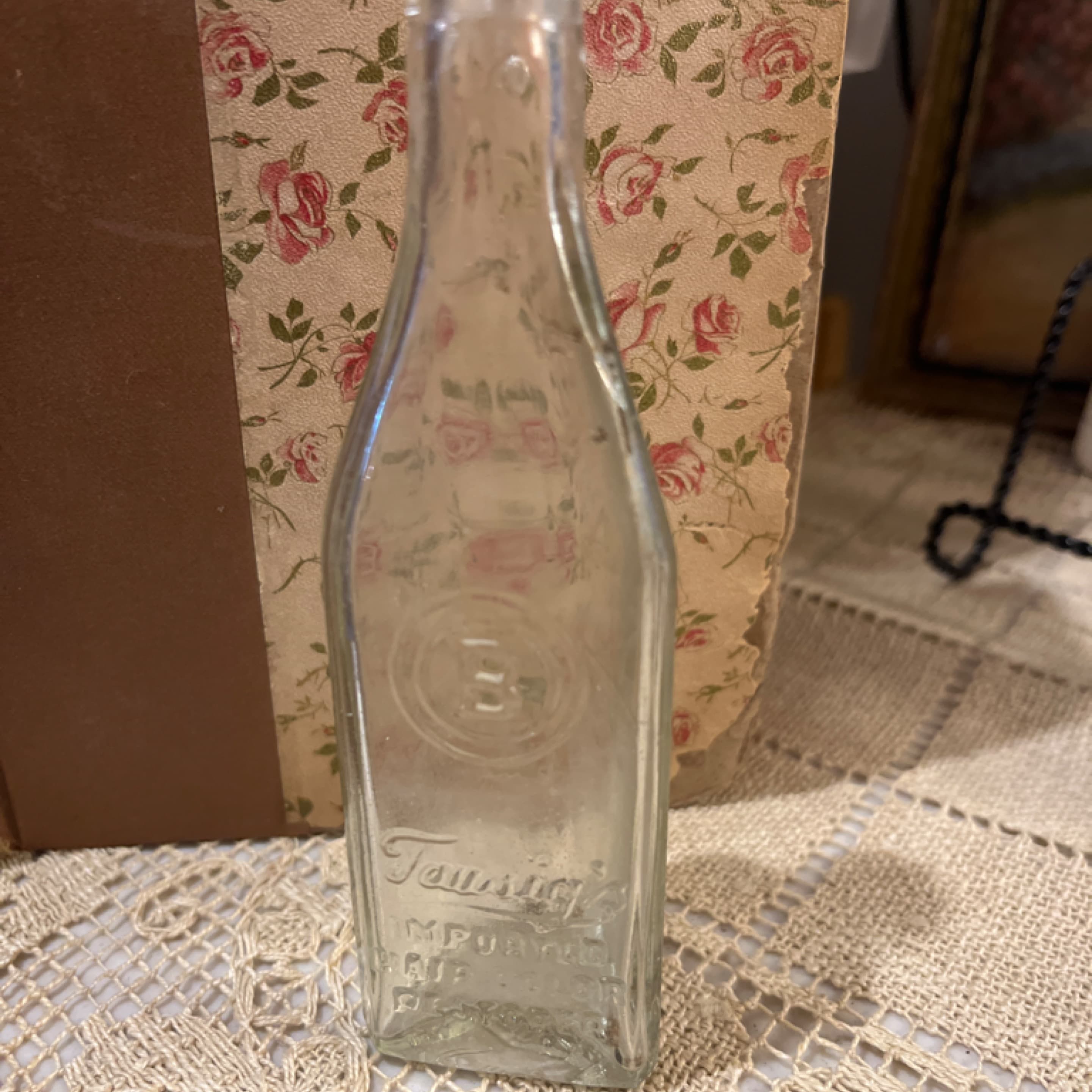Rare TRIANGLE shaped TAUSIG'S HAIR COLOR RESTORER antique bottle w/large " B " 941 - Regular