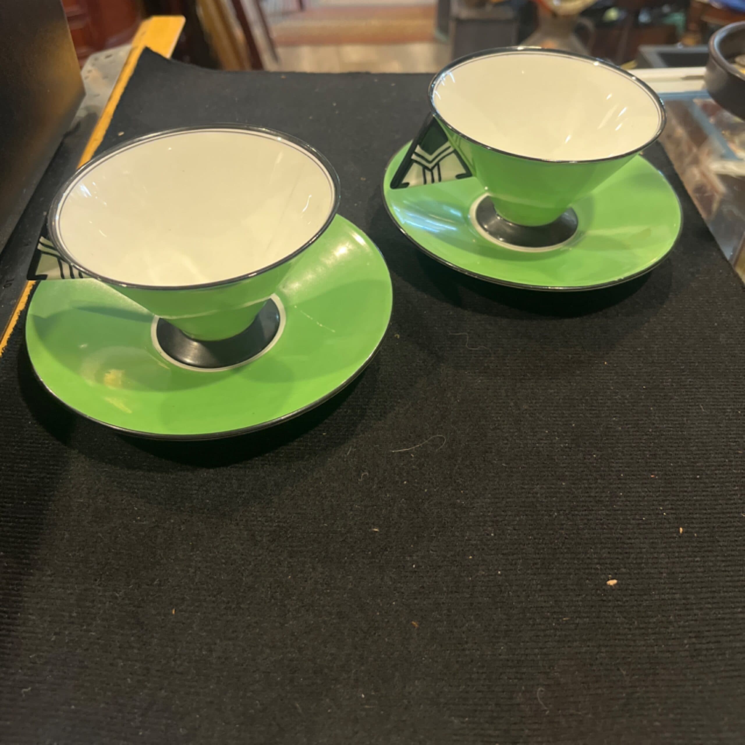 Shelley Art Deco 'Vogue' teacup and saucer sets. 2 Cups & 2 Saucers 941 - Regular