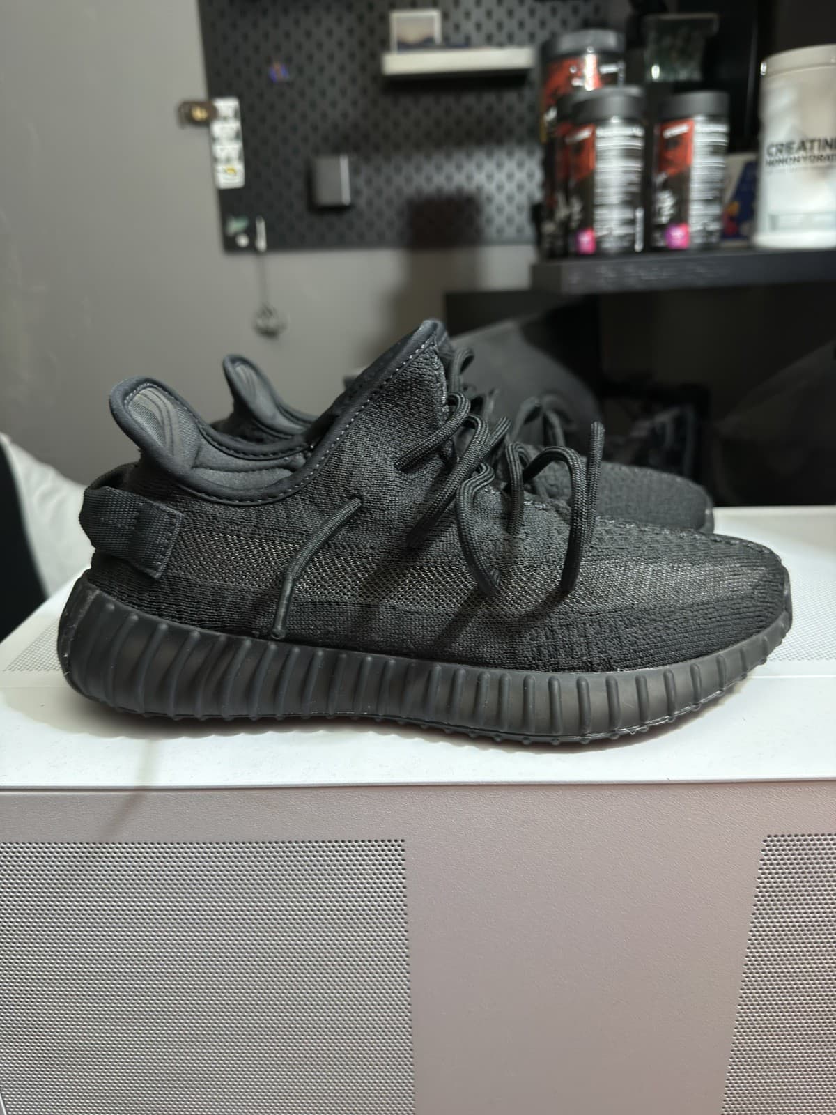 Size 7.5 - adidas Yeezy Boost 350 V2 Low Onyx - Thumbnail 2