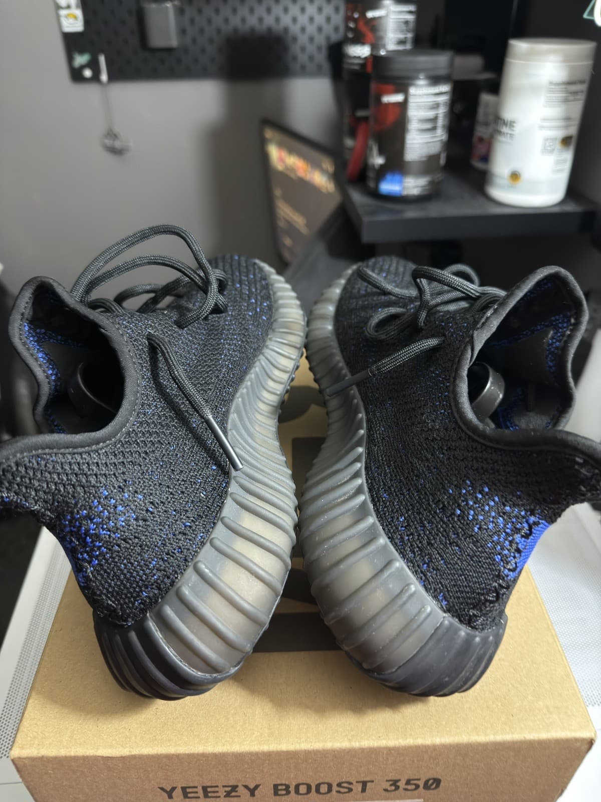 Size 7.5 - Yeezy Boost 350 V2 Dazzling Blue - Thumbnail 6