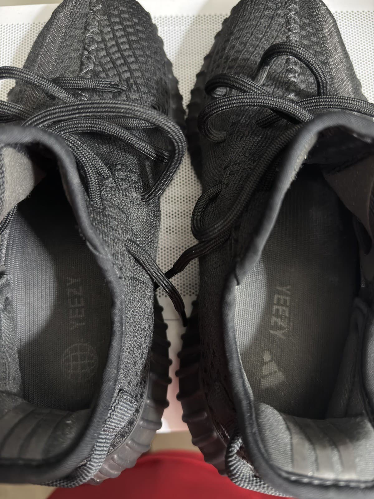 Size 7.5 - adidas Yeezy Boost 350 V2 Low Onyx - Thumbnail 7