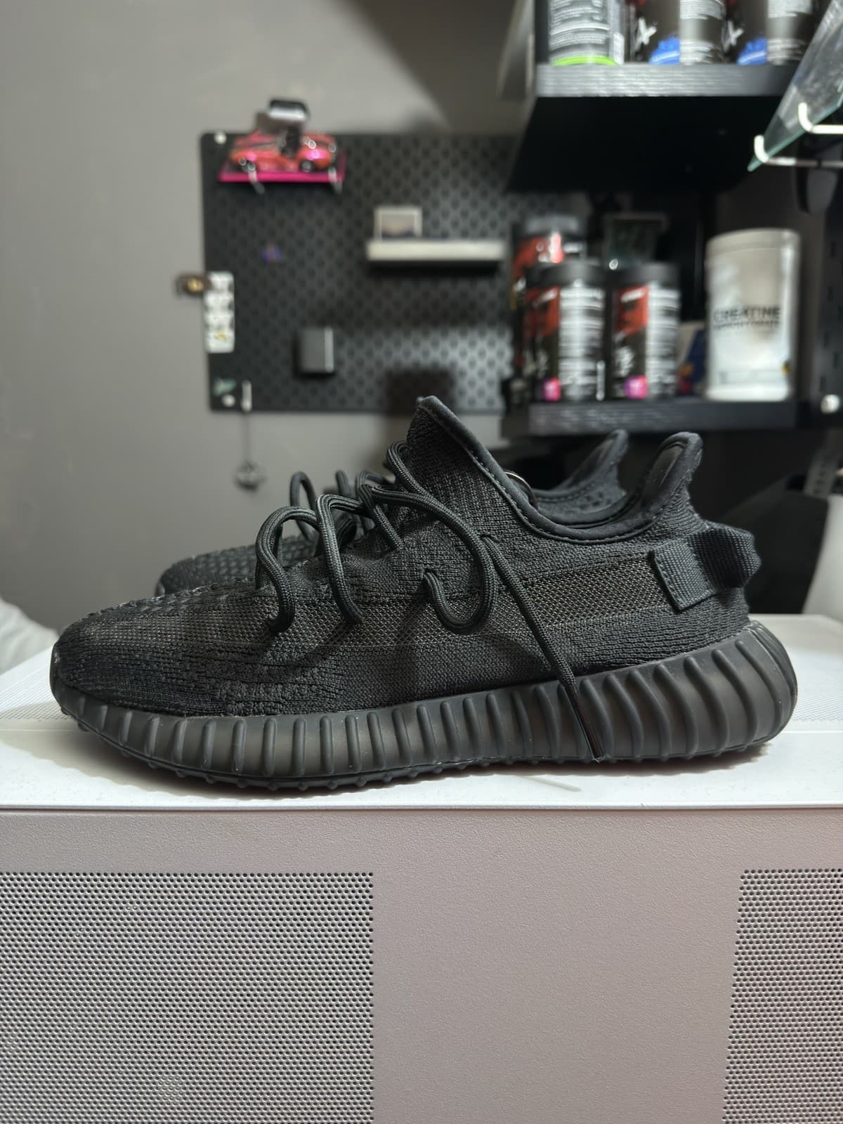 Size 7.5 - adidas Yeezy Boost 350 V2 Low Onyx - Thumbnail 3
