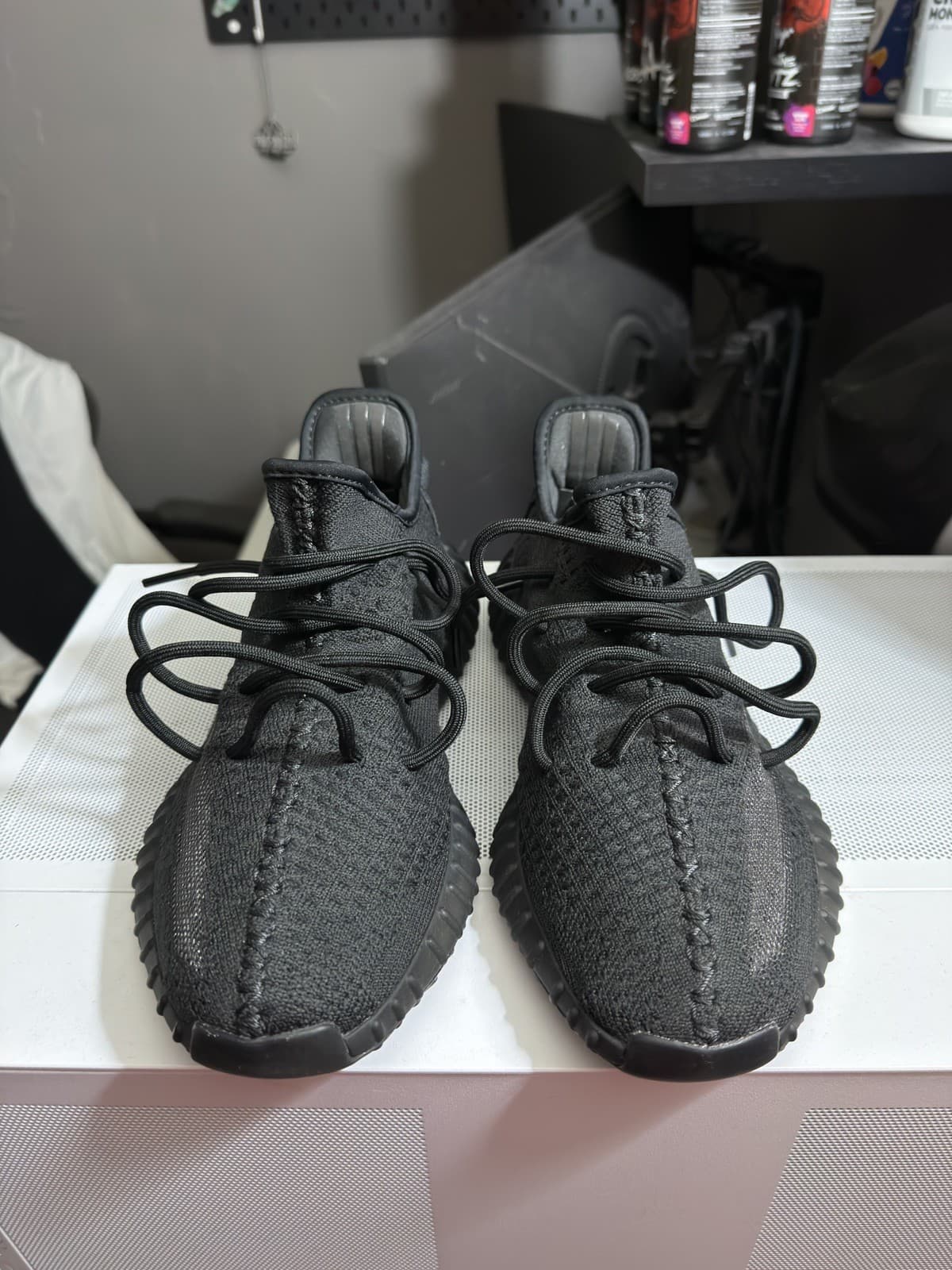 Size 7.5 - adidas Yeezy Boost 350 V2 Low Onyx - Thumbnail 4