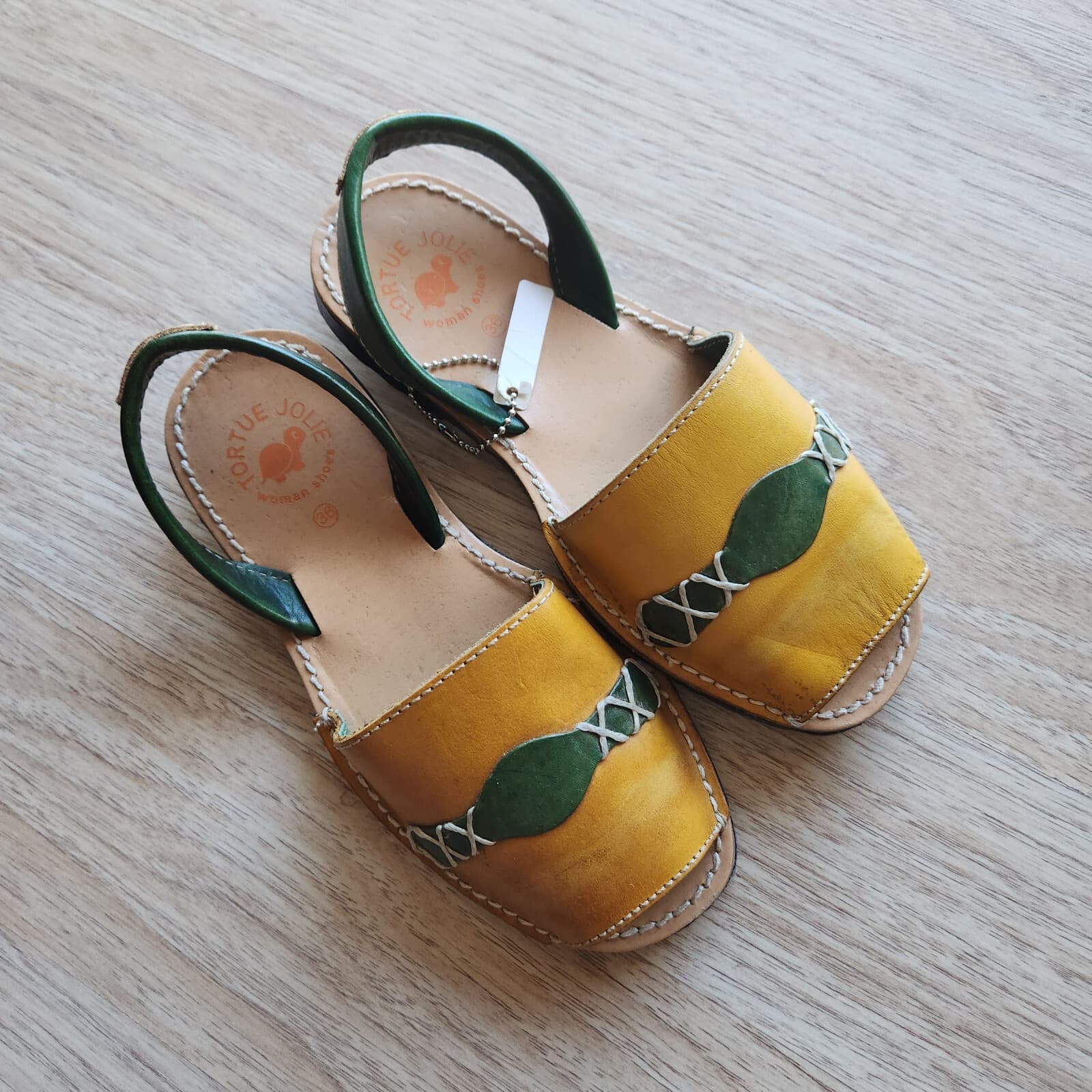 NWoB Tortue Jolie Leather Menorcan Sandal Peep Toe Slingback Yellow Green EU36 - Thumbnail 3