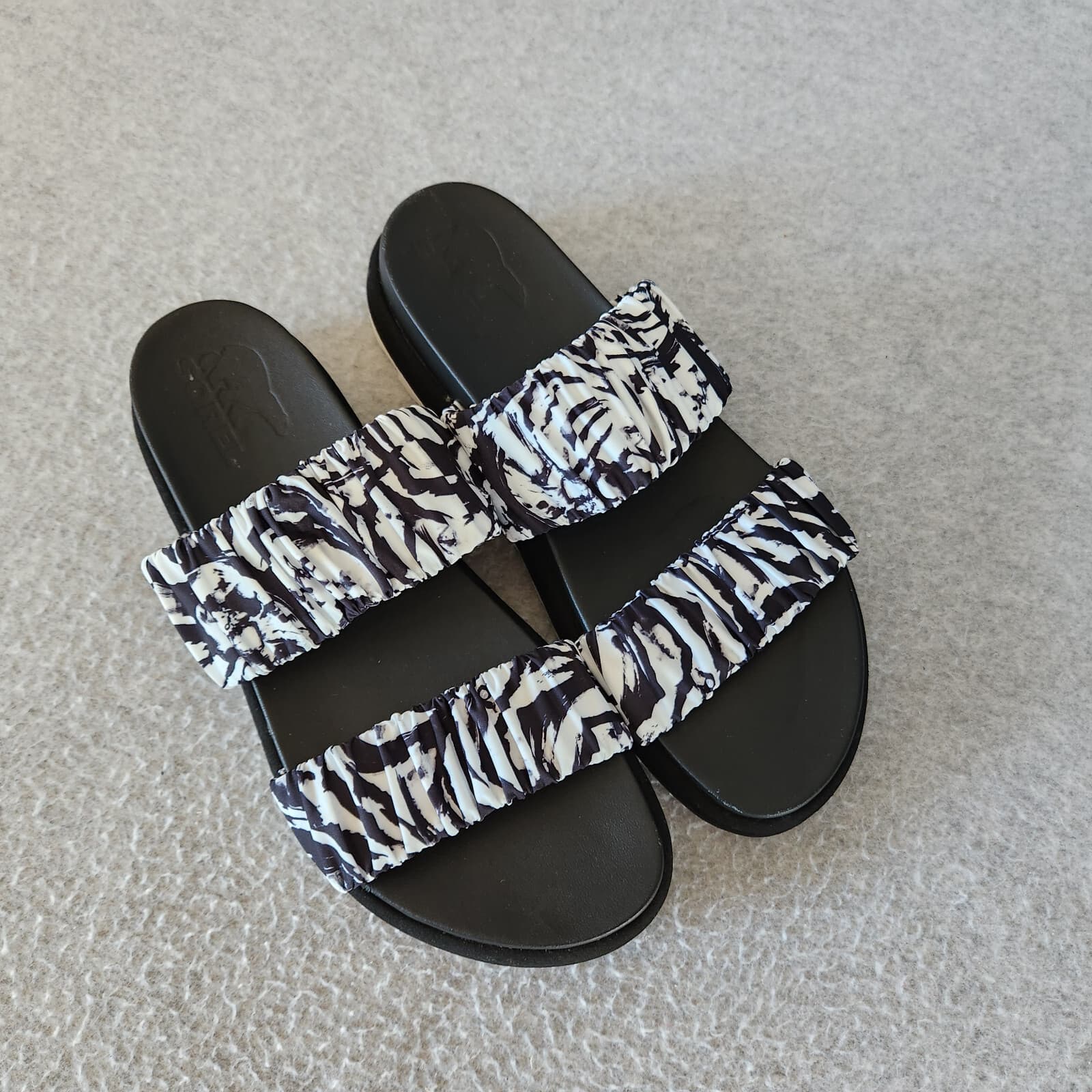 Sorel Roaming Two-Strap Slide Sandal Platform Silky Textile Black White US9 EU40 - Thumbnail 3