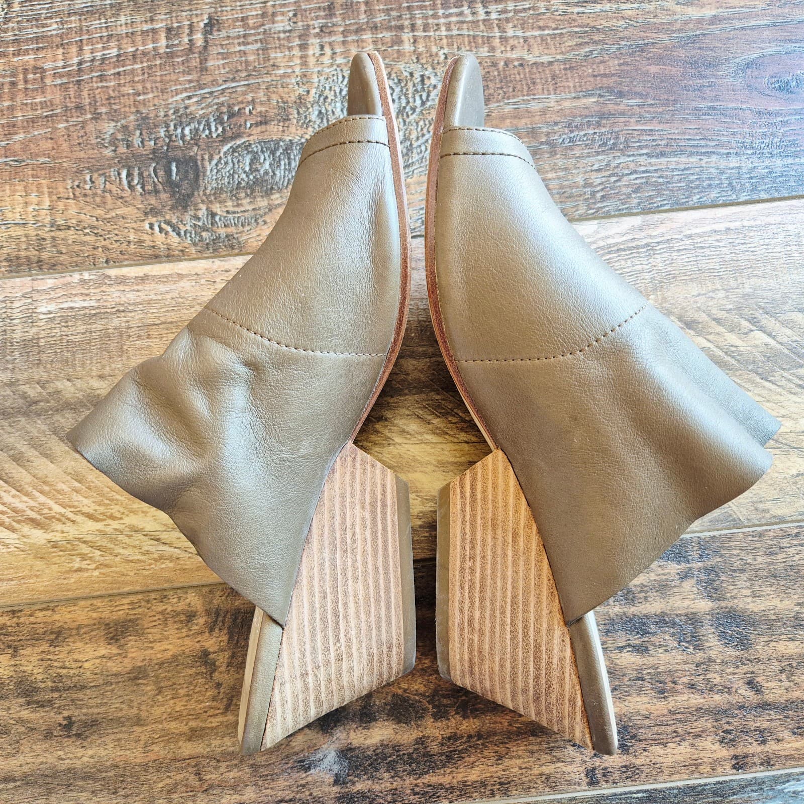 EILEEN FISHER JUJU Slid Sandal Peep-Toe Wood-Stacked Heel Rye/Green Leather US8 - Thumbnail 5