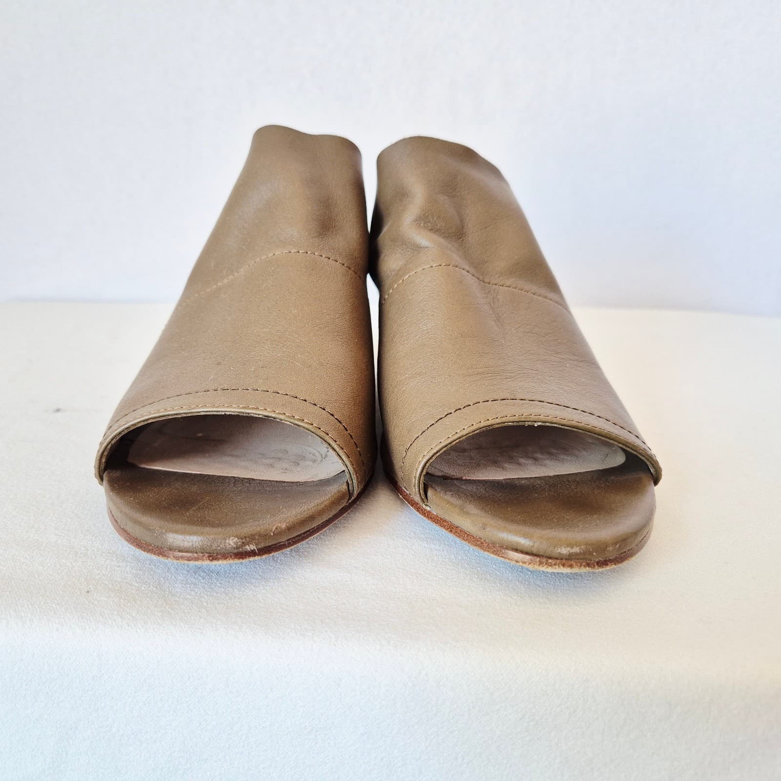 EILEEN FISHER JUJU Slid Sandal Peep-Toe Wood-Stacked Heel Rye/Green Leather US8 - Thumbnail 7