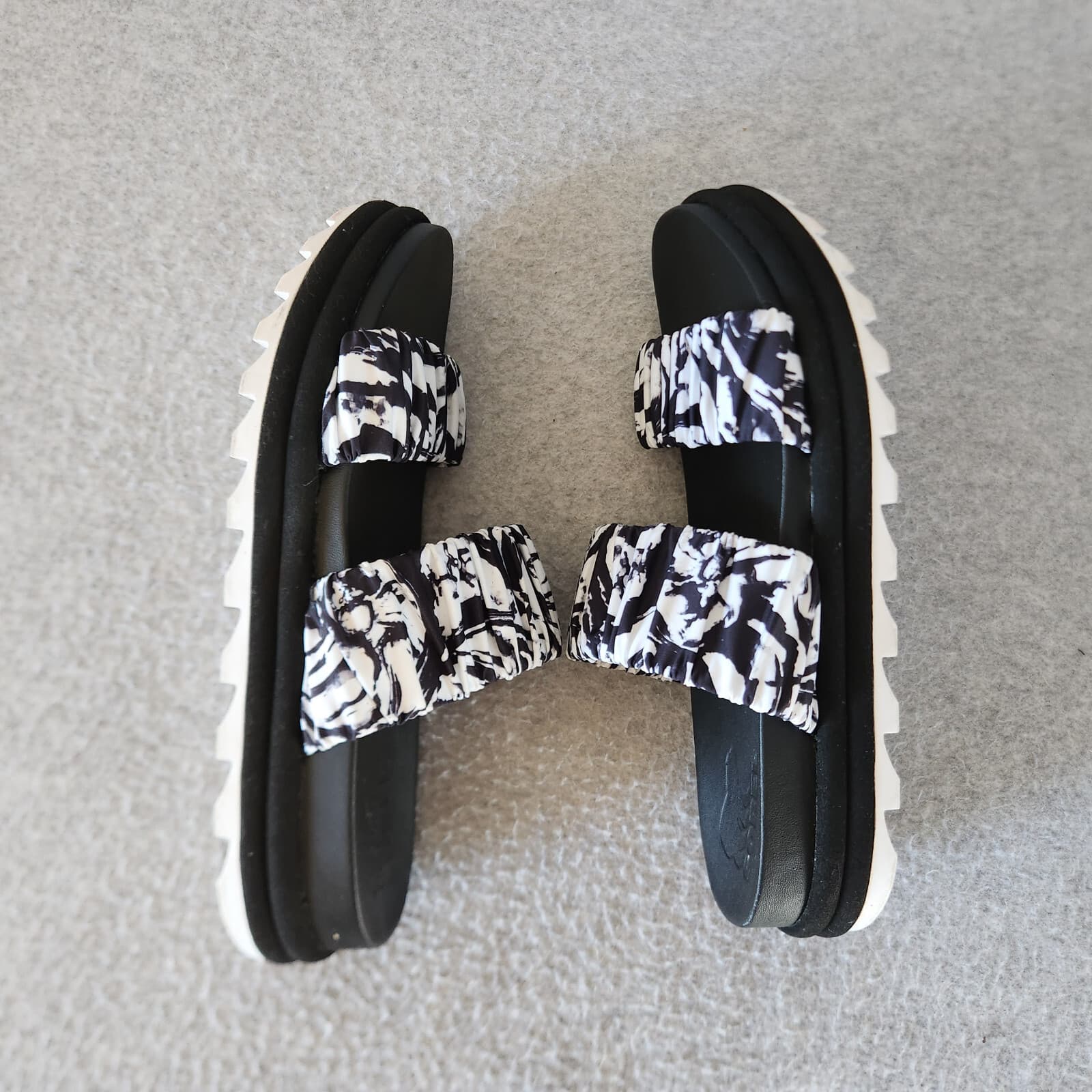 Sorel Roaming Two-Strap Slide Sandal Platform Silky Textile Black White US9 EU40 - Thumbnail 5