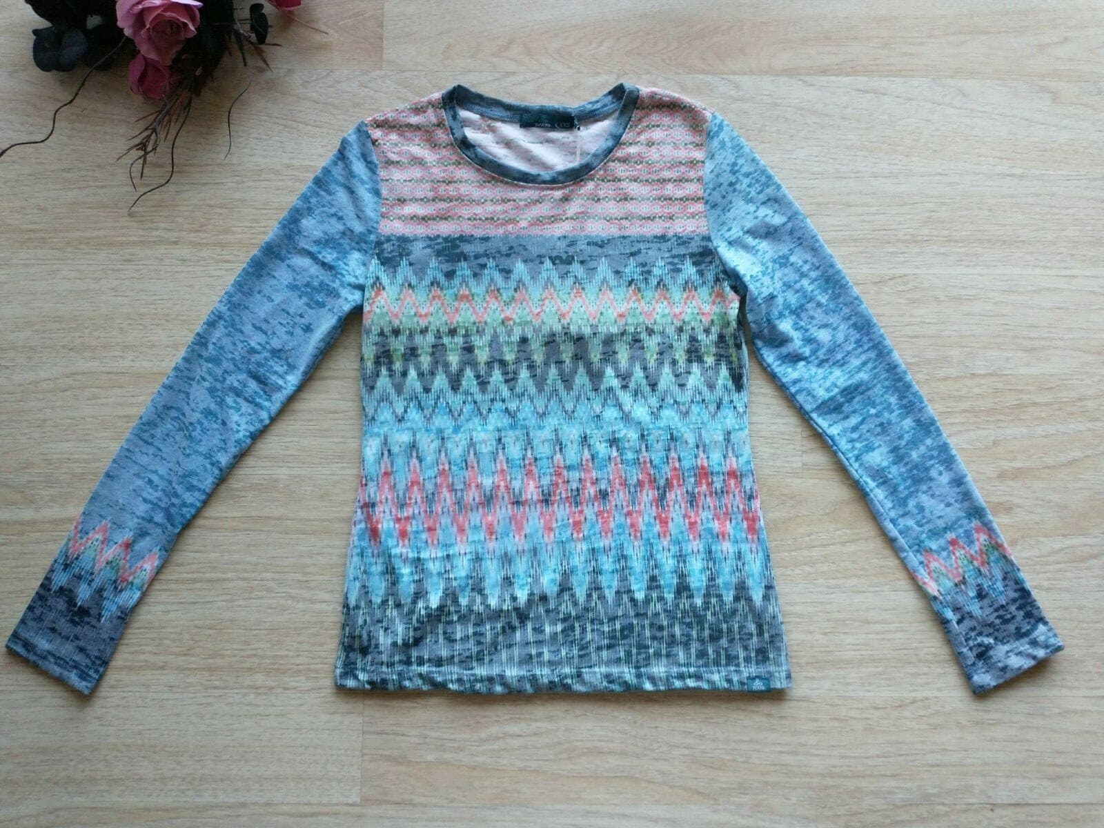 PrAna NWT Novelty Women T-Shirt Top Long Sleeve Geo-Print Multicolor Sz.XXS - Thumbnail 2