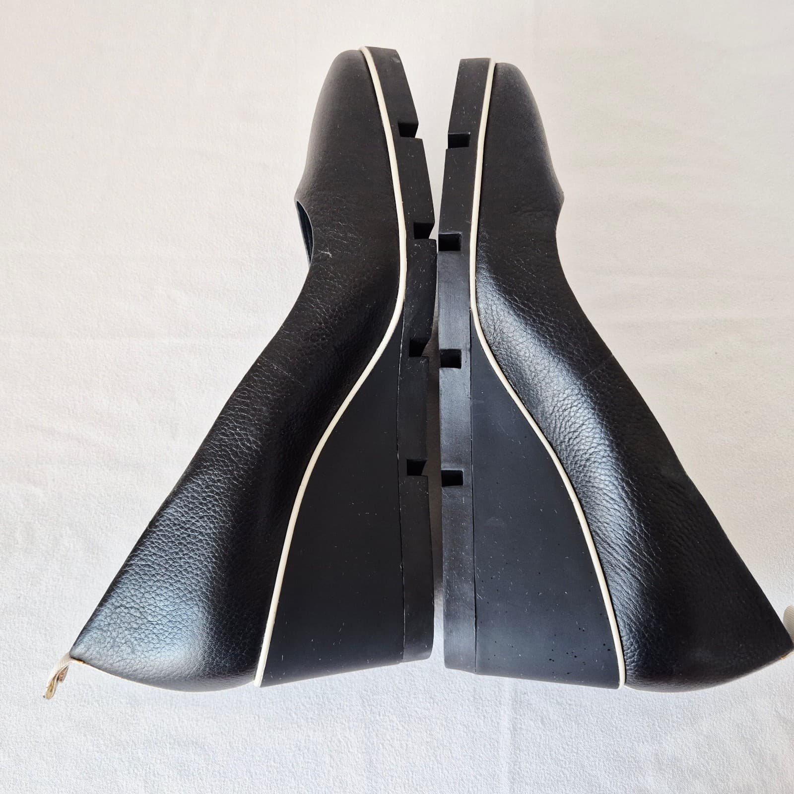 Betabrand All Weather 2.5" Wedge Slip-On Shoe Waterproof Onyx Black Leather US8M - Thumbnail 7