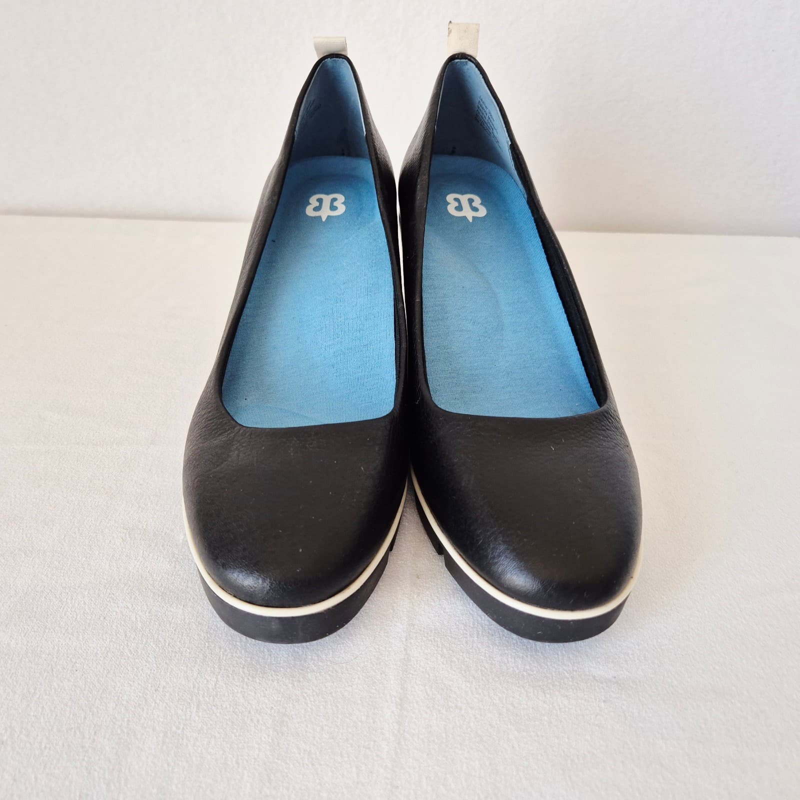 Betabrand All Weather 2.5" Wedge Slip-On Shoe Waterproof Onyx Black Leather US8M - Thumbnail 3