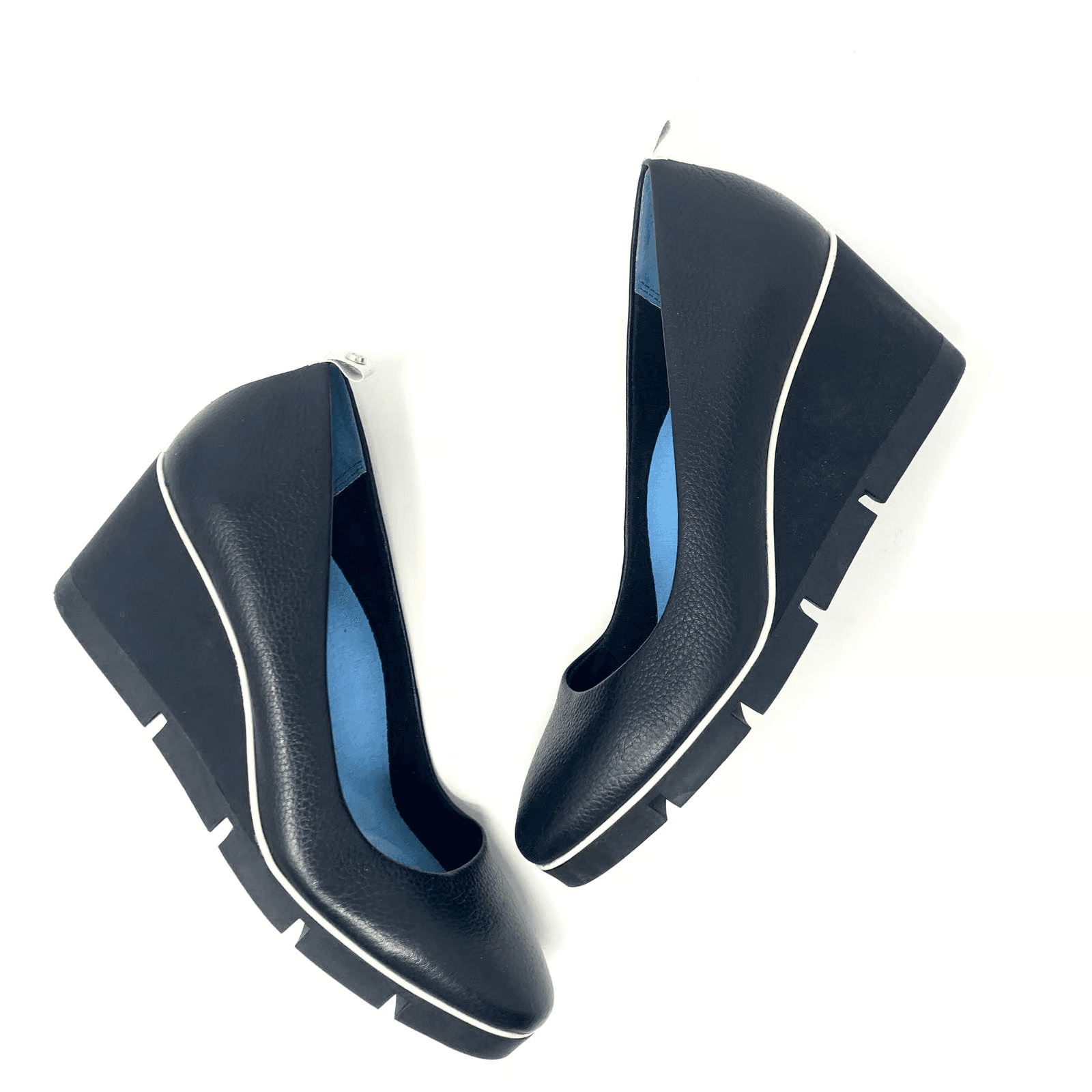 Betabrand All Weather 2.5" Wedge Slip-On Shoe Waterproof Onyx Black Leather US8M - Thumbnail 2