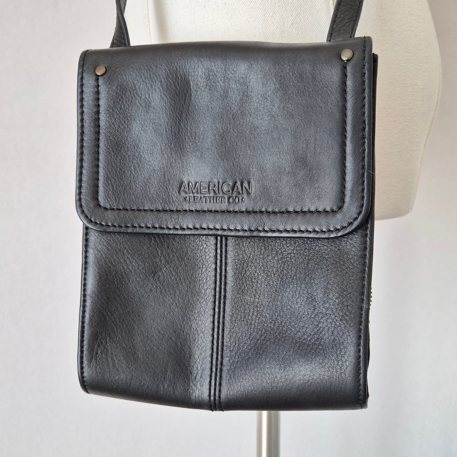 American Leather Co. Black Leather Kansas Travel Organizer Crossbody Bag - Thumbnail 2