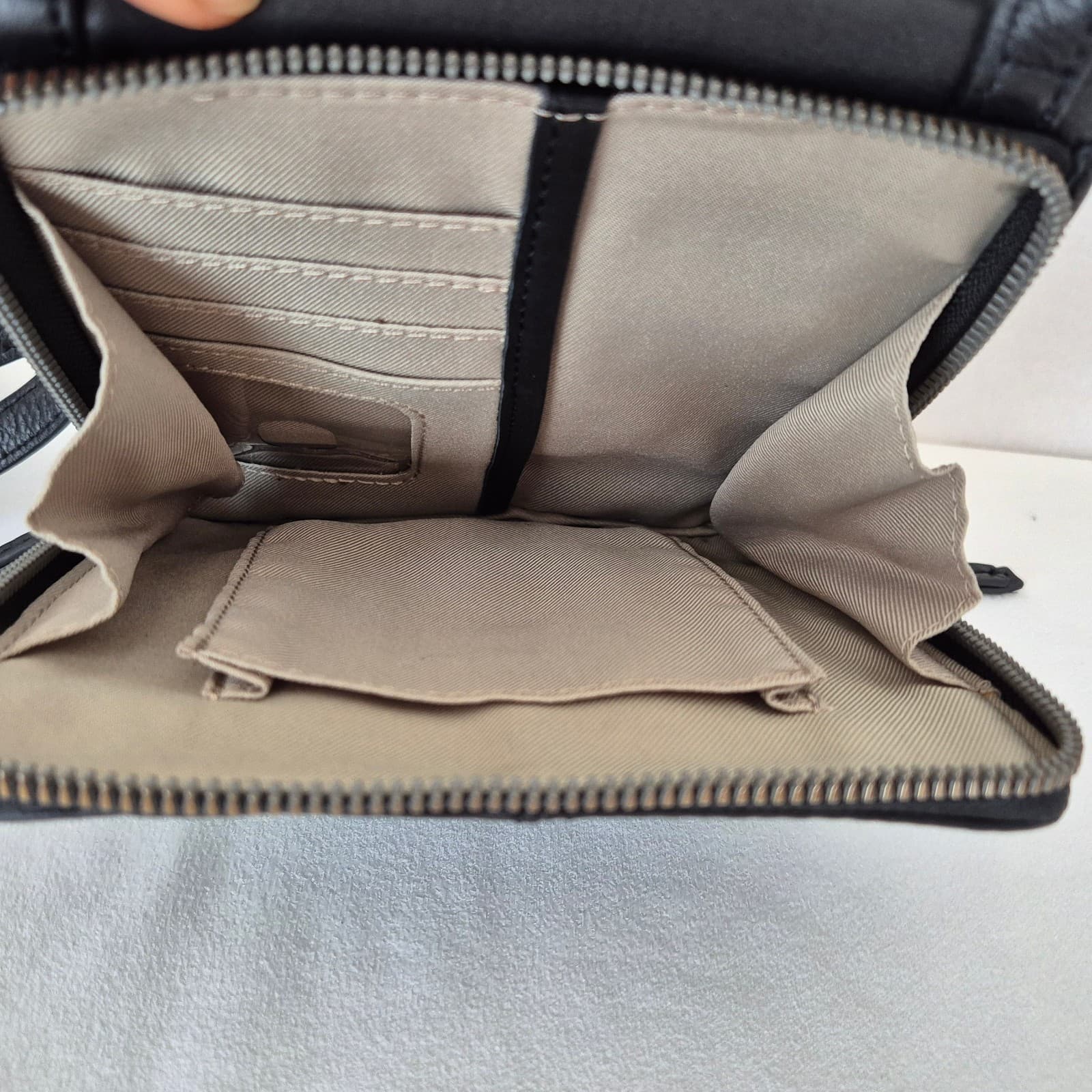 American Leather Co. Black Leather Kansas Travel Organizer Crossbody Bag - Thumbnail 15