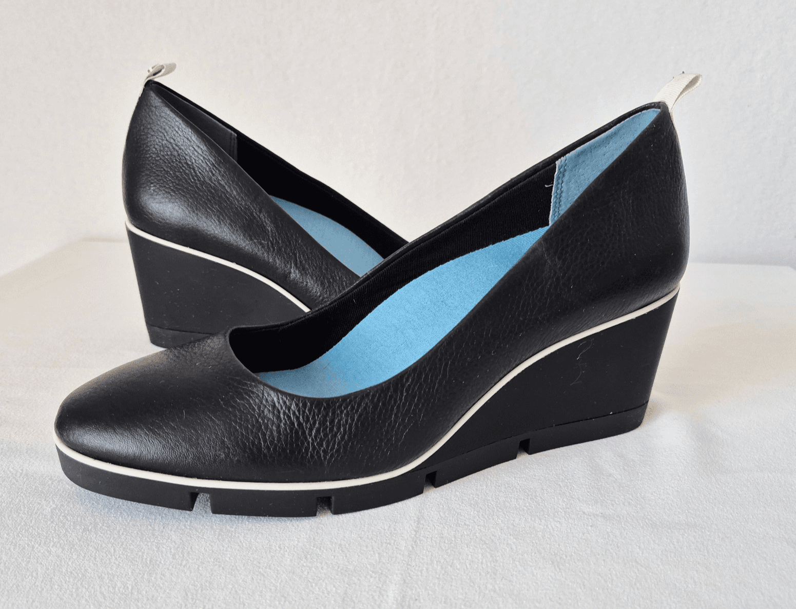 Betabrand All Weather 2.5" Wedge Slip-On Shoe Waterproof Onyx Black Leather US8M - Thumbnail 5