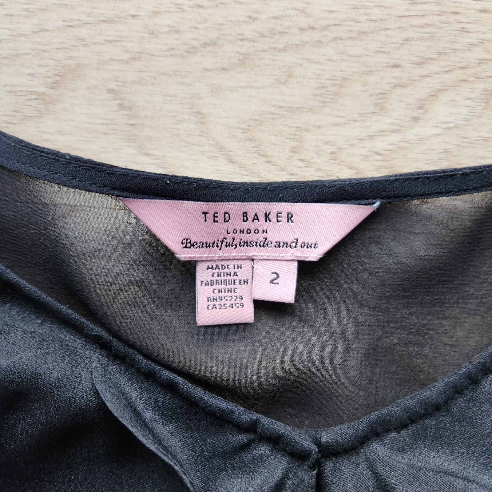 EUC Ted Baker 100% Silk Sheer Chiffon Ruffle Blouse 3/4 Kimono Sleeve Black Sz.2 - Thumbnail 7
